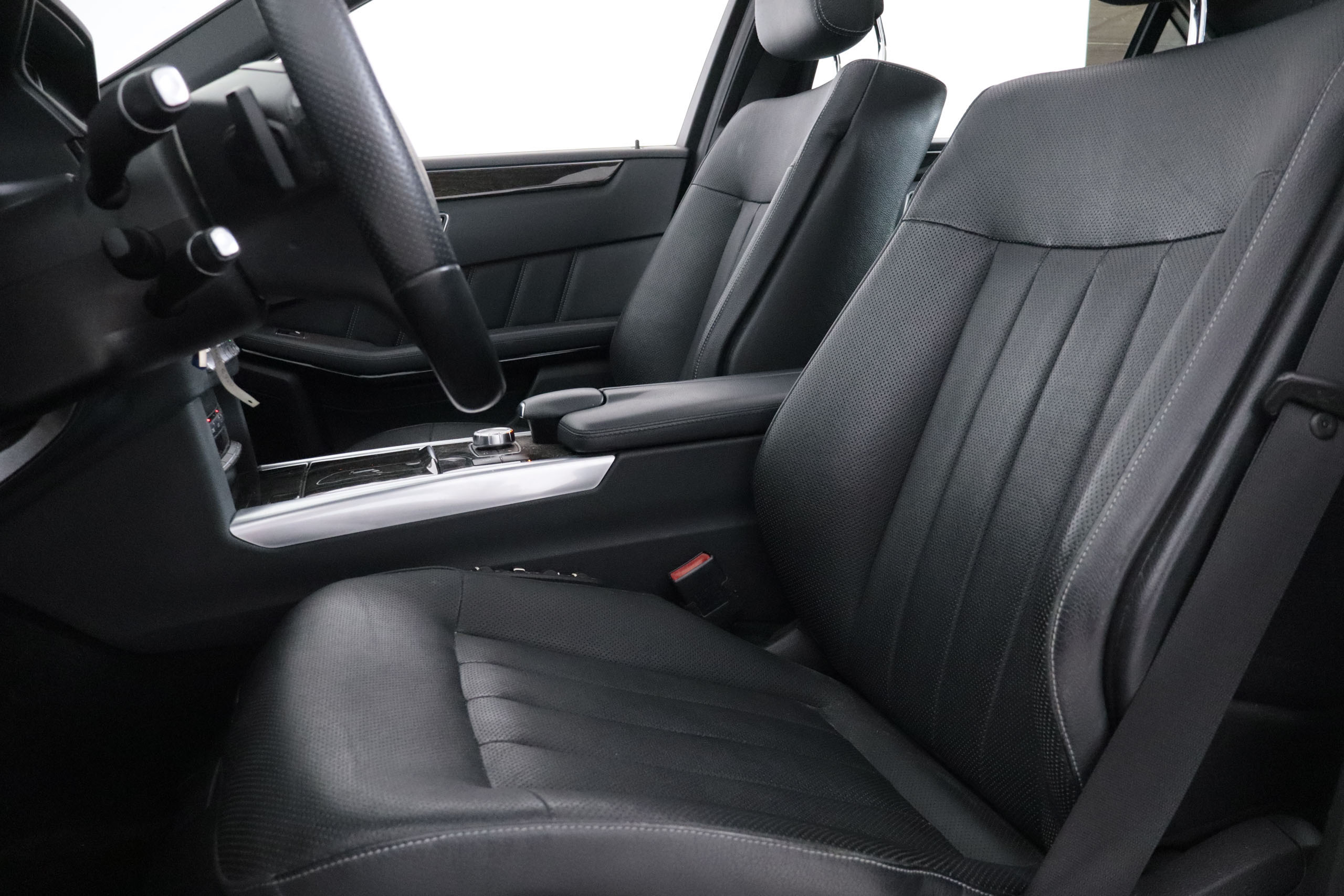 Mercedes-benz E 350 CLASE E 350 CDI AVANTGARDE 258CV AUTO 4P # TECHO PANORAMICO ELE,CUERO,NAVY foto 25