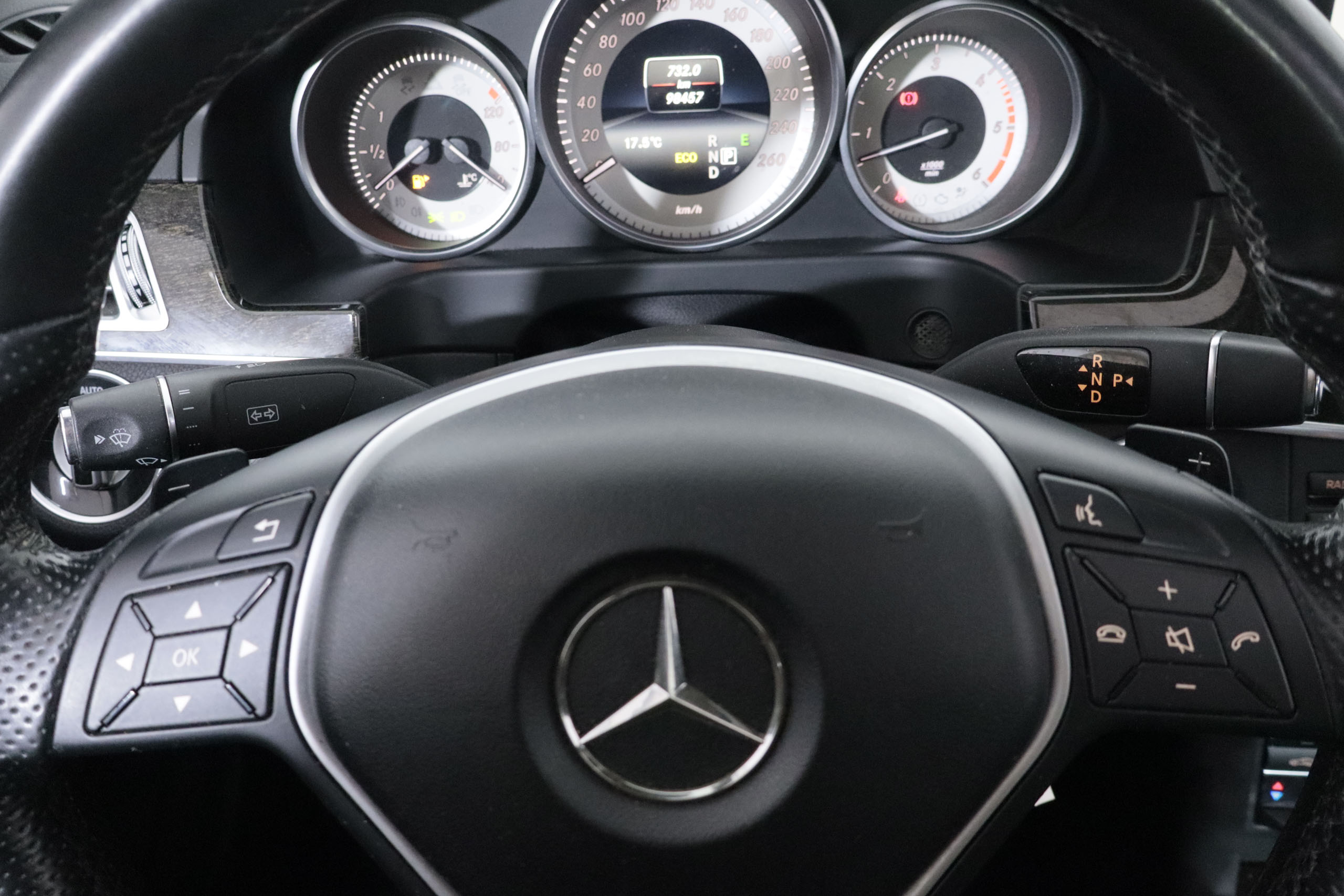 Mercedes-benz E 350 CLASE E 350 CDI AVANTGARDE 258CV AUTO 4P # TECHO PANORAMICO ELE,CUERO,NAVY foto 18