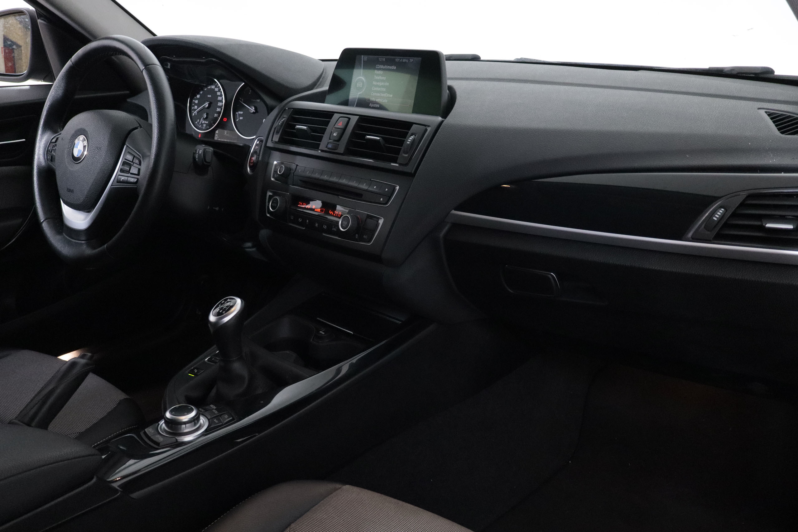 BMW 114 SERIE 1 114D 95CV URBAN 3P # NAVY,PARKTORNIC,LIBRO REVISION foto 15