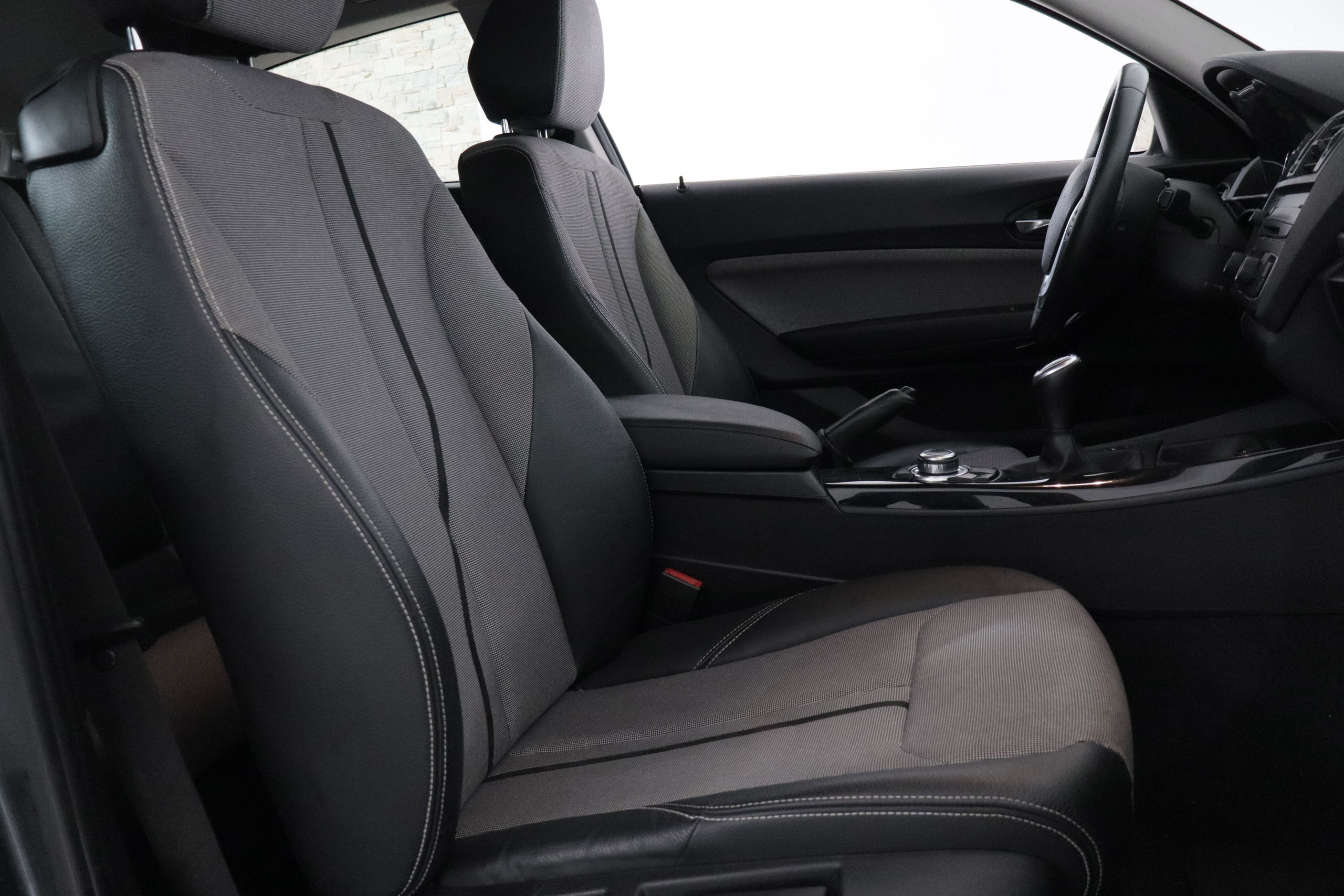 BMW 114 SERIE 1 114D 95CV URBAN 3P # NAVY,PARKTORNIC,LIBRO REVISION foto 23