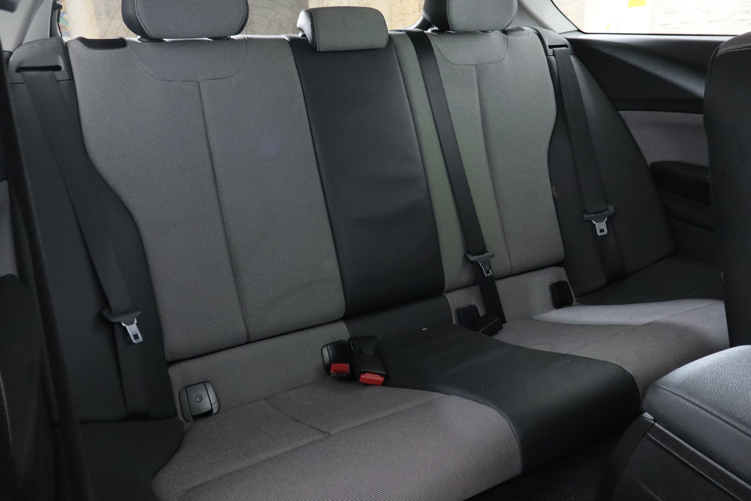 BMW 114 SERIE 1 114D 95CV URBAN 3P # NAVY,PARKTORNIC,LIBRO REVISION foto 24