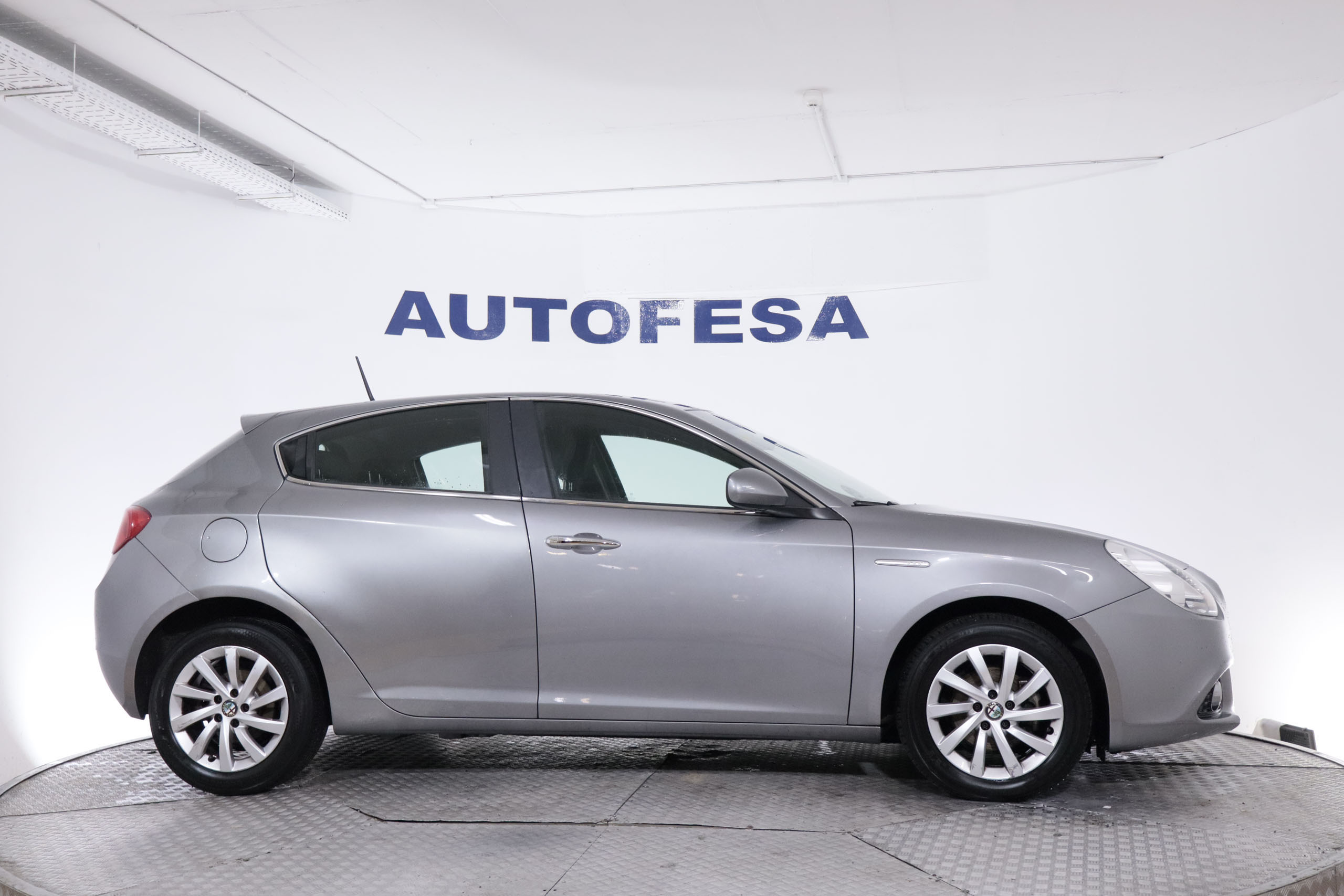 Alfa Romeo Giulietta GIULLIETA 1.6 JTD 105CV 5P # PARKTRONIC foto 5