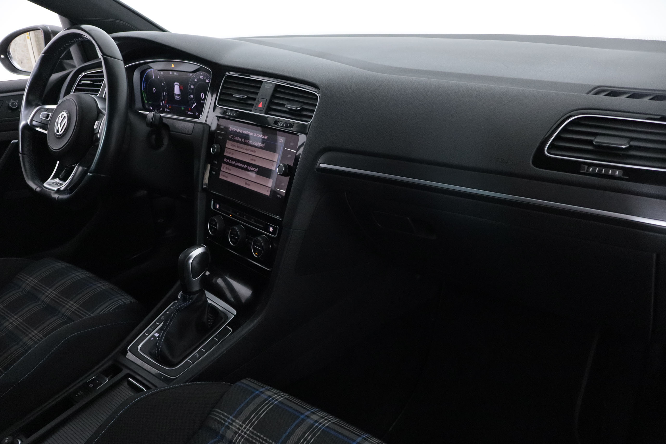 Volkswagen GOLF 1.4 TSI GTE AUTO 204CV 5P # NAVY,FAROS LED,CAMARA TRASERA 1.4 TSI GTE AUTO 204CV 5P # NAVY,FAROS LED,CAMARA TRASERA foto 15