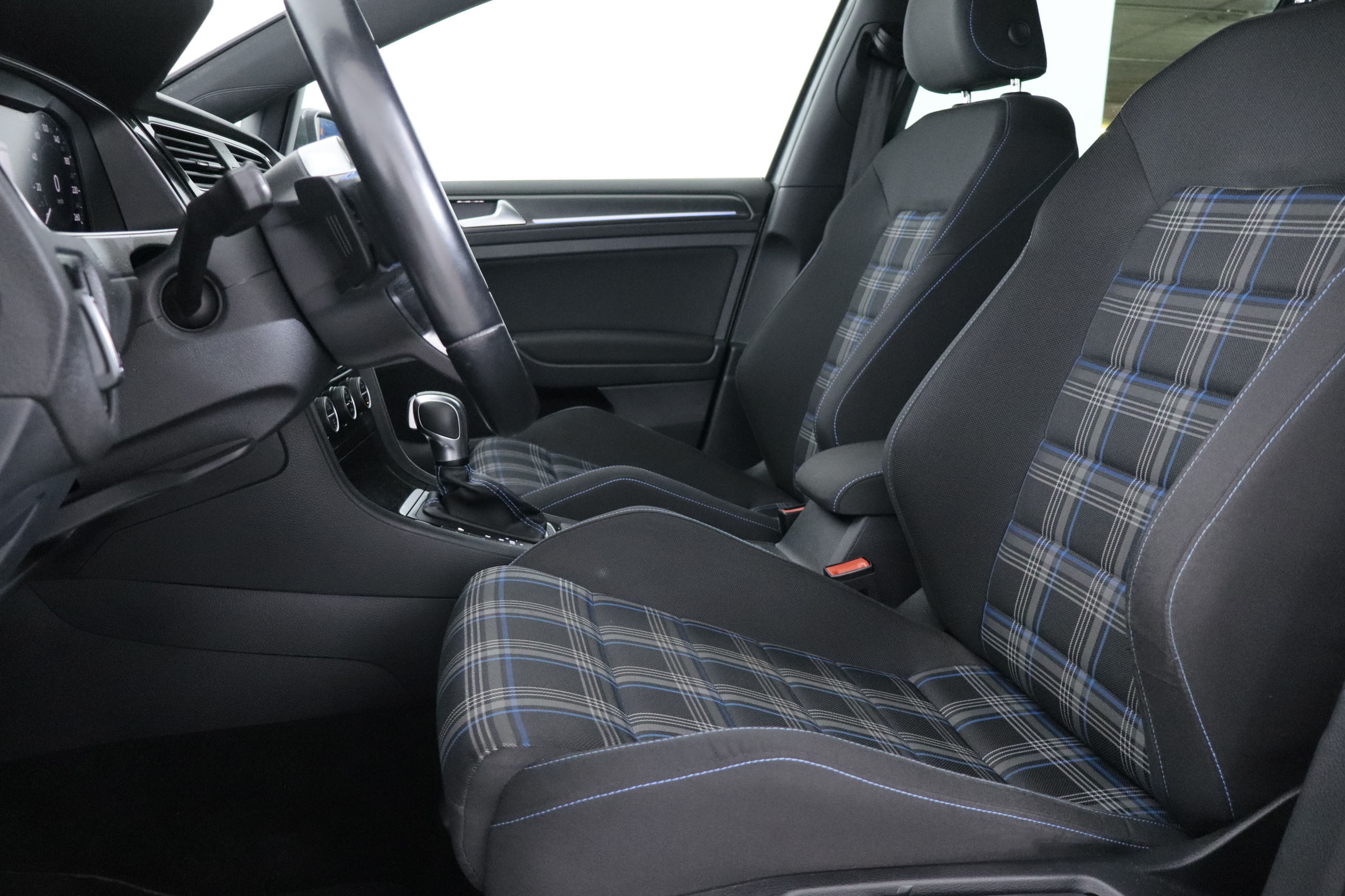 Volkswagen GOLF 1.4 TSI GTE AUTO 204CV 5P # NAVY,FAROS LED,CAMARA TRASERA 1.4 TSI GTE AUTO 204CV 5P # NAVY,FAROS LED,CAMARA TRASERA foto 24