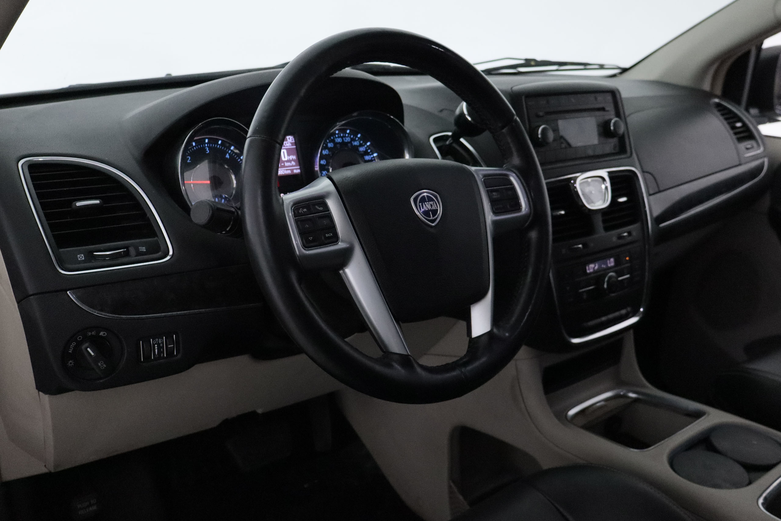 Lancia Voyager 2.8 CRD GOLD AUTO 163CV 7 PLAZAS 5P # CUERO,PARTKTORNIC foto 14