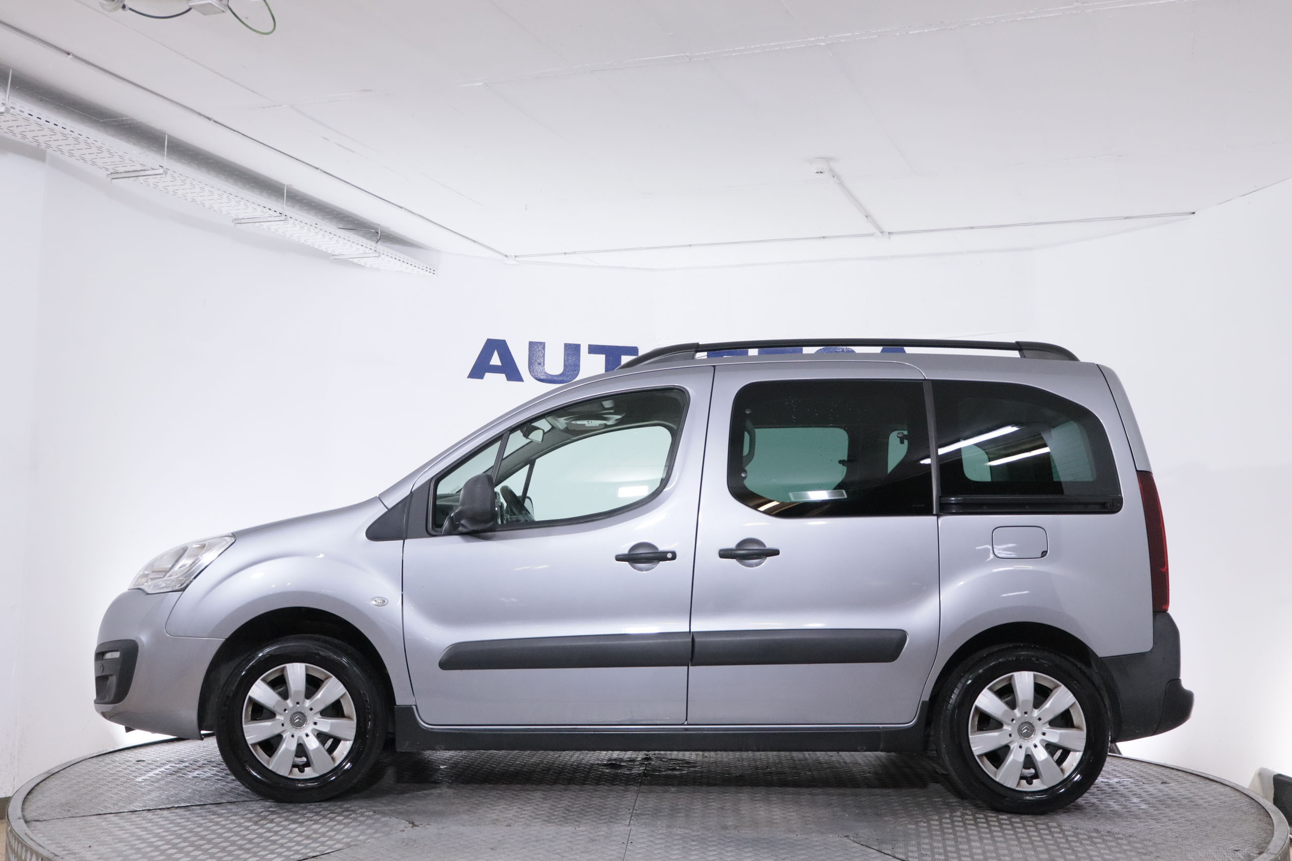 Citroen BERLINGO MULTISPACE 1.2 110CV XTR PLUS 5P # PARKTRONIC,CAMARA TRASERA MULTISPACE 1.2 110CV XTR PLUS 5P # PARKTRONIC,CAMARA TRASERA foto 5