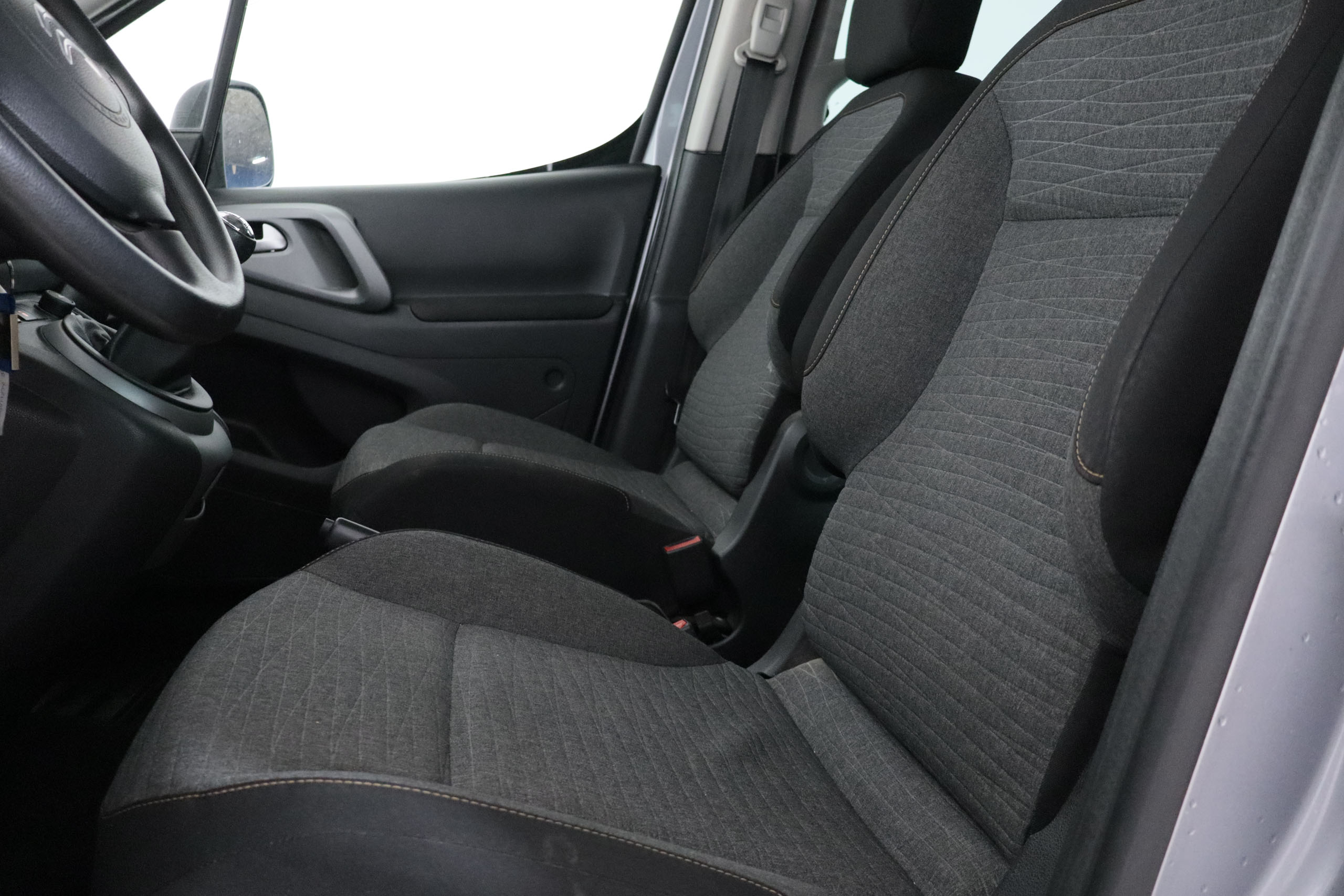 Citroen BERLINGO MULTISPACE 1.2 110CV XTR PLUS 5P # PARKTRONIC,CAMARA TRASERA MULTISPACE 1.2 110CV XTR PLUS 5P # PARKTRONIC,CAMARA TRASERA foto 21