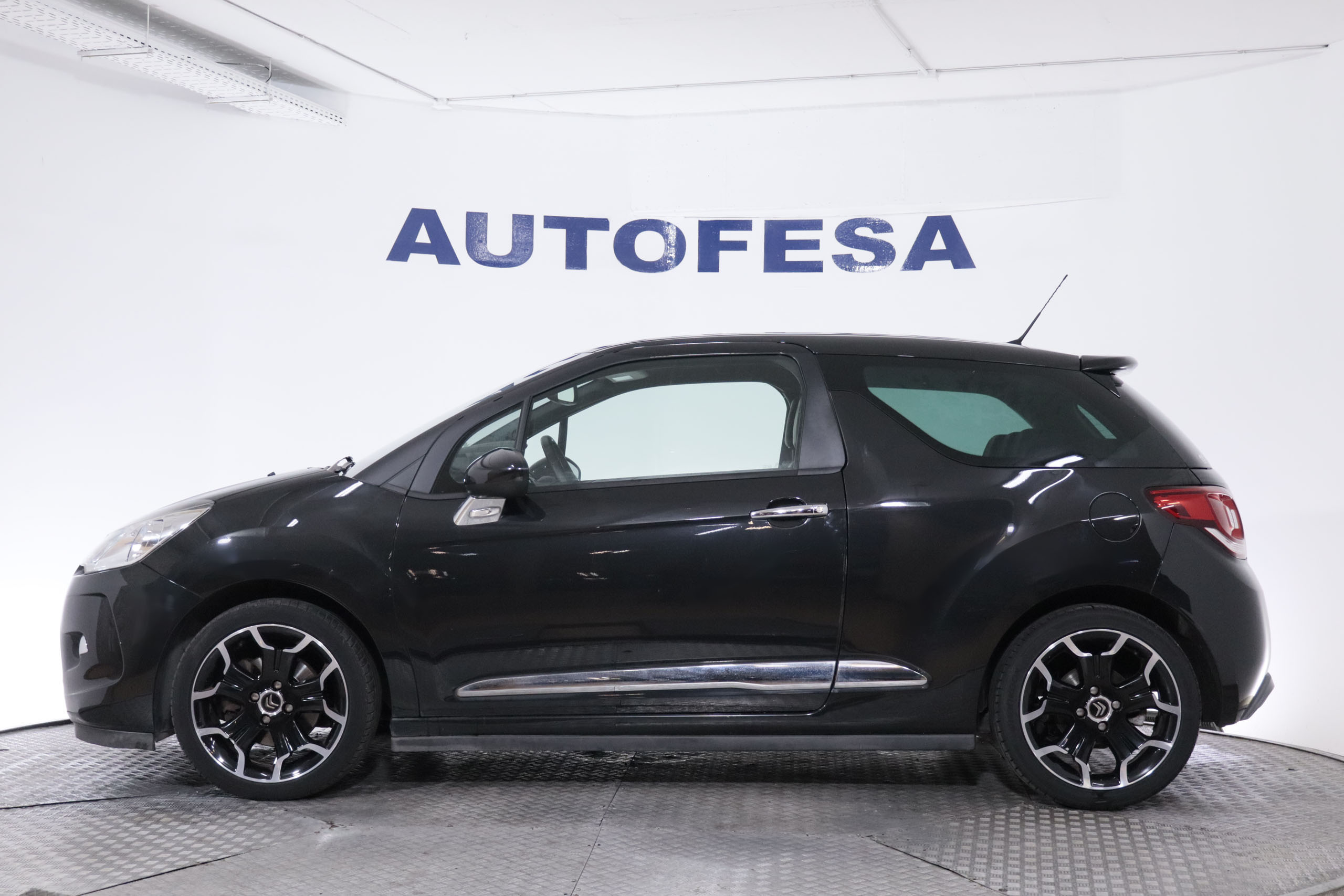 Citroen Ds3 1.6 THP 150CV SPORT CHIC 3P # NAVY,CUERO foto 5