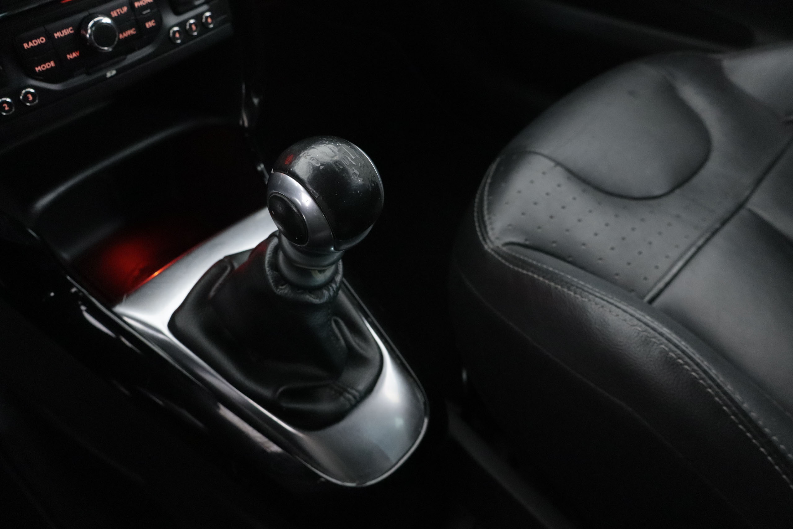 Citroen Ds3 1.6 THP 150CV SPORT CHIC 3P # NAVY,CUERO foto 19