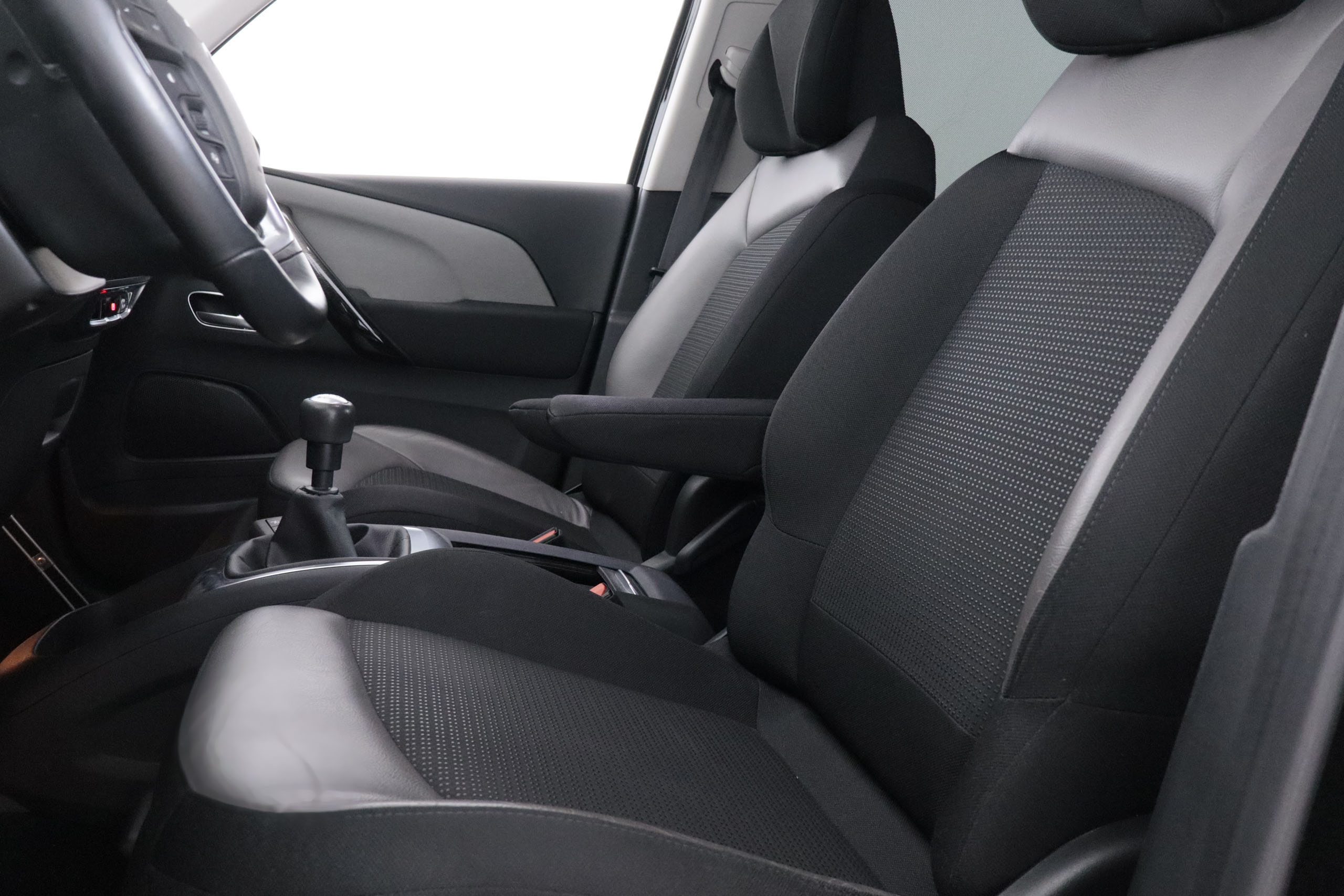 Citroen C4 Picasso 1.2 PURETECH SHINE 130CV 5P # NAVY,CAMARA 360,PARKTRONIC foto 24