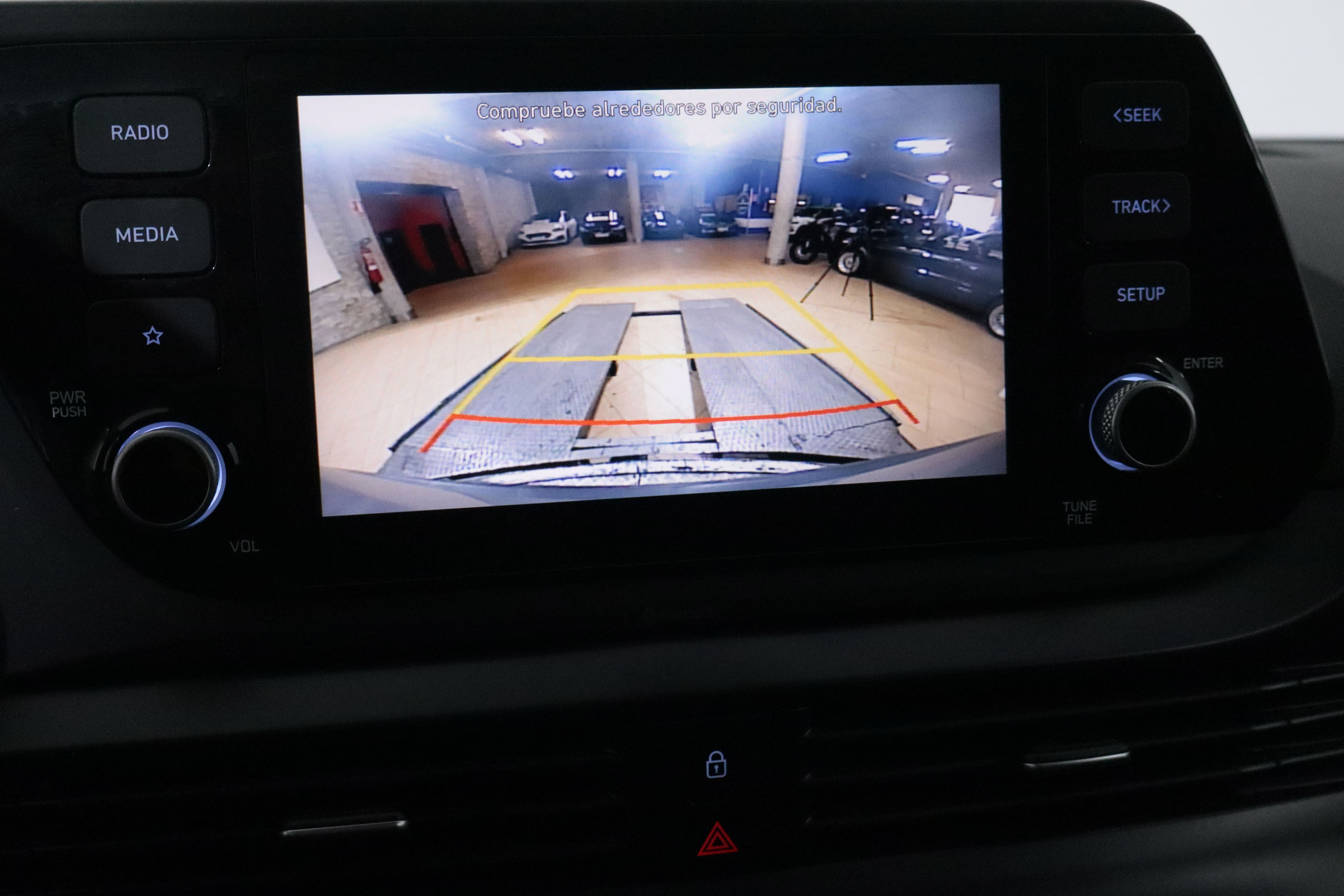 Hyundai BAYON 1.0 TGDI 100CV MAXX 5P # PARKTRONIC,CAMARA TRASERA foto 18