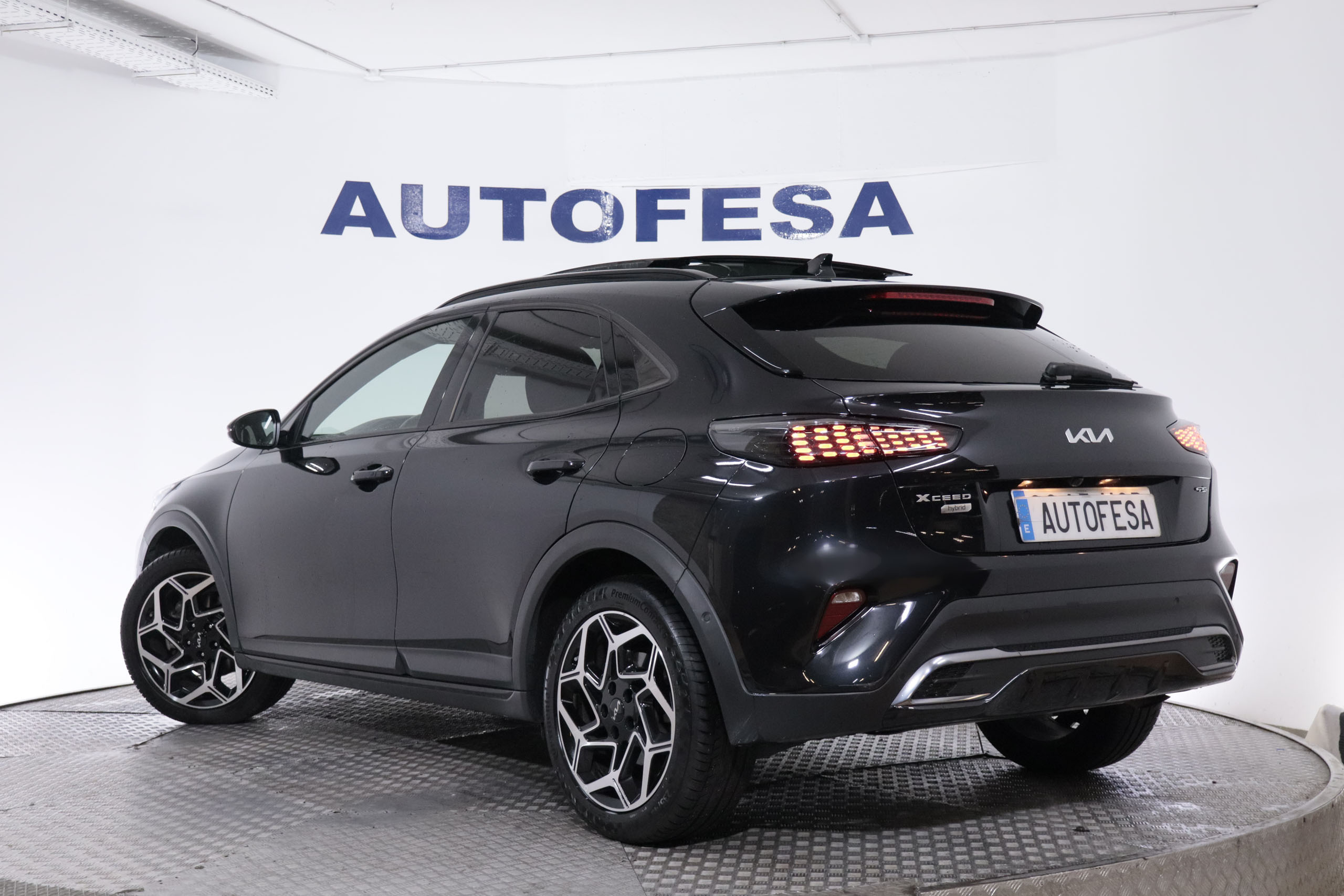 Kia XCEED 1.5 MHEV GT-LINE AUTO 160CV 5P # IVA DEDUCIBLE,TECHO ELE,NAVY,CAMARA TRASERA,AGARANTIA FAB 11/2029 foto 6