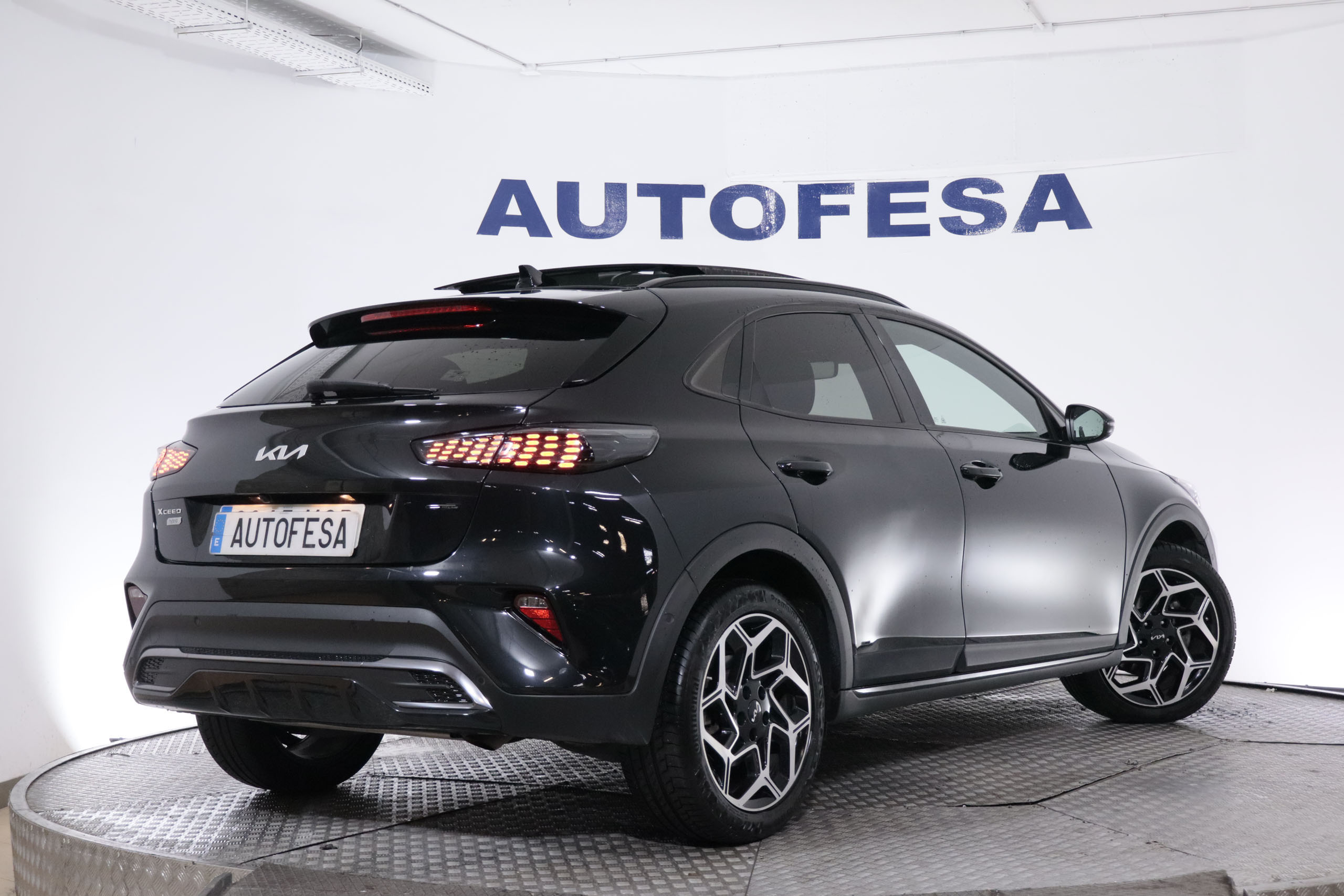 Kia XCEED 1.5 MHEV GT-LINE AUTO 160CV 5P # IVA DEDUCIBLE,TECHO ELE,NAVY,CAMARA TRASERA,AGARANTIA FAB 11/2029 foto 9