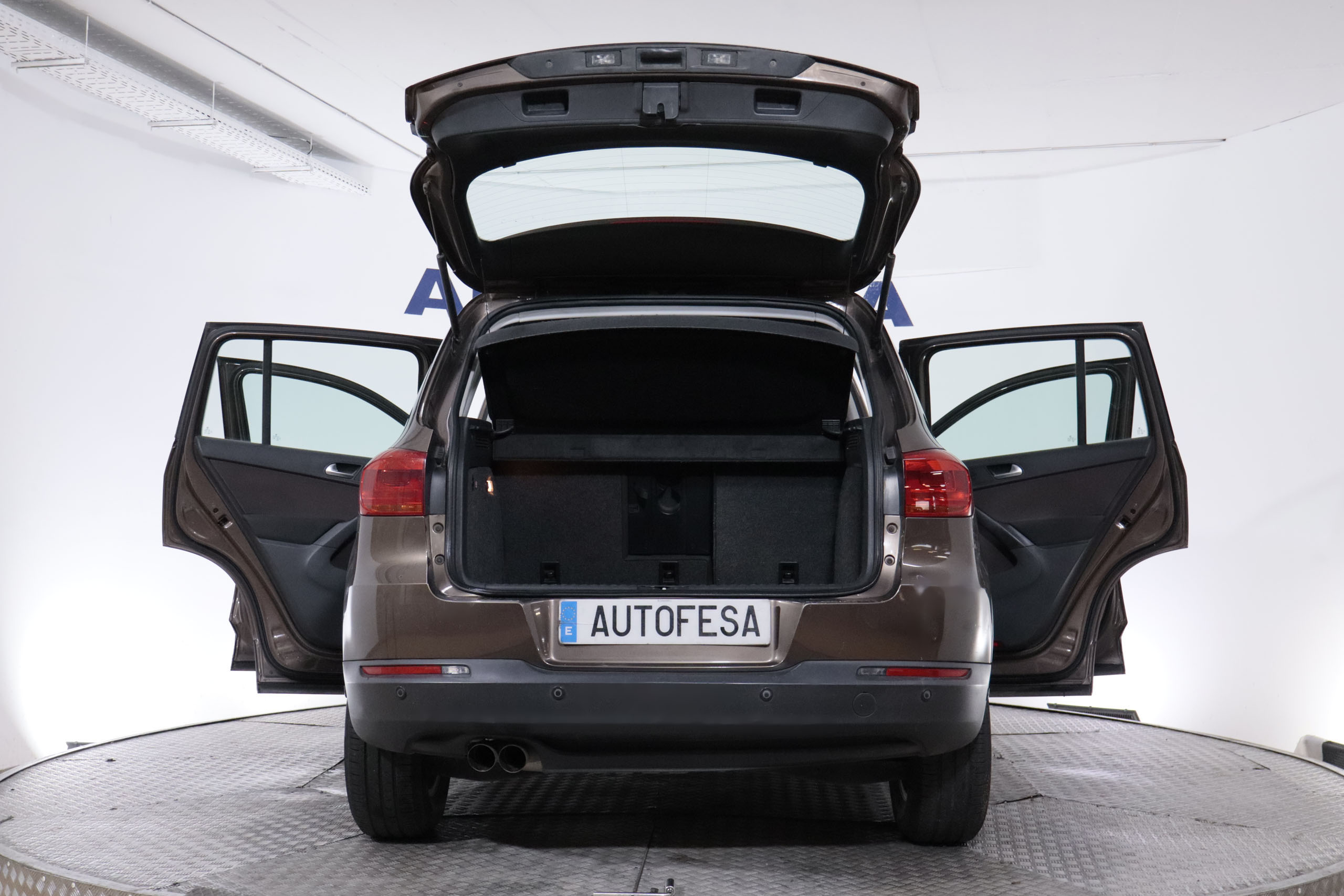 Volkswagen TIGUAN 1.4 TSI ADVANCE 122CV 5P # TECHO PANORAMICO ELE,NAVY,PARKTRONIC 1.4 TSI ADVANCE 122CV 5P # TECHO PANORAMICO ELE,NAVY,PARKTRONIC foto 13