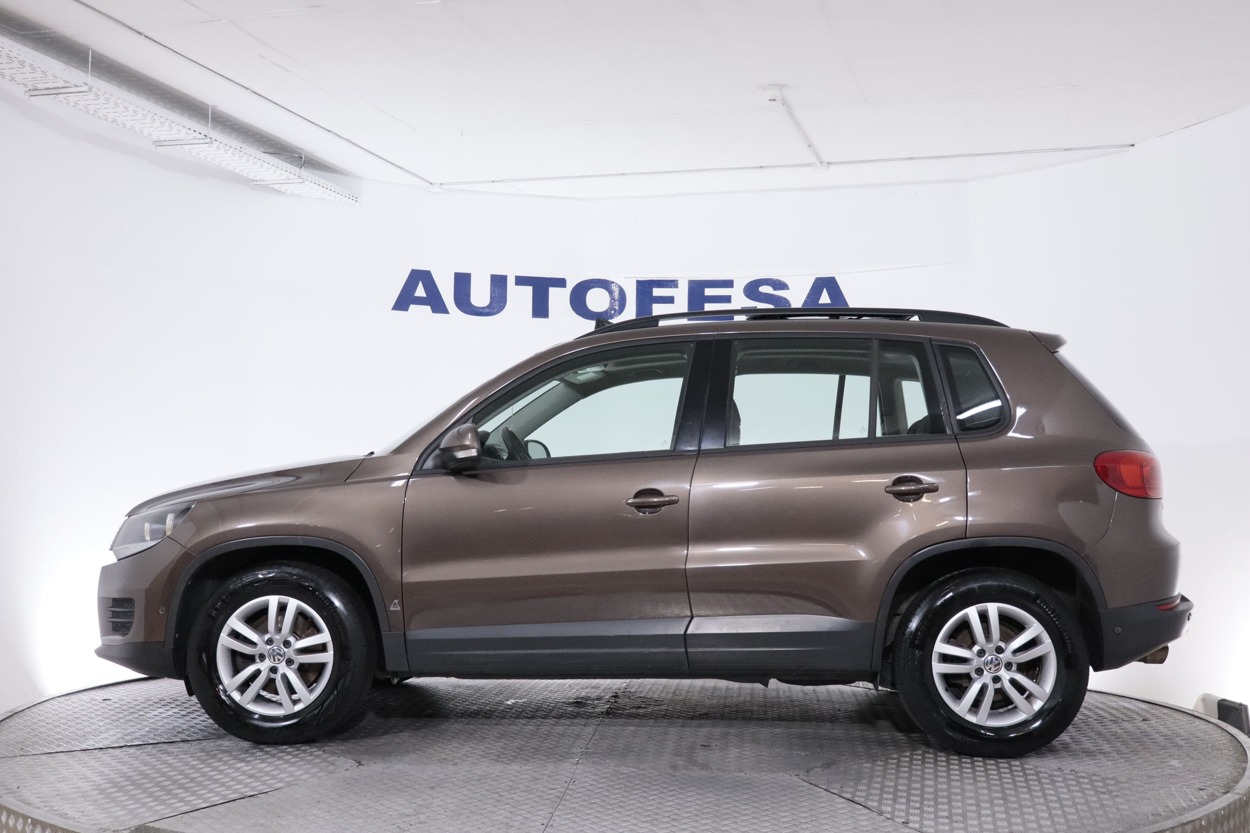 Volkswagen TIGUAN 1.4 TSI ADVANCE 122CV 5P # TECHO PANORAMICO ELE,NAVY,PARKTRONIC 1.4 TSI ADVANCE 122CV 5P # TECHO PANORAMICO ELE,NAVY,PARKTRONIC foto 5