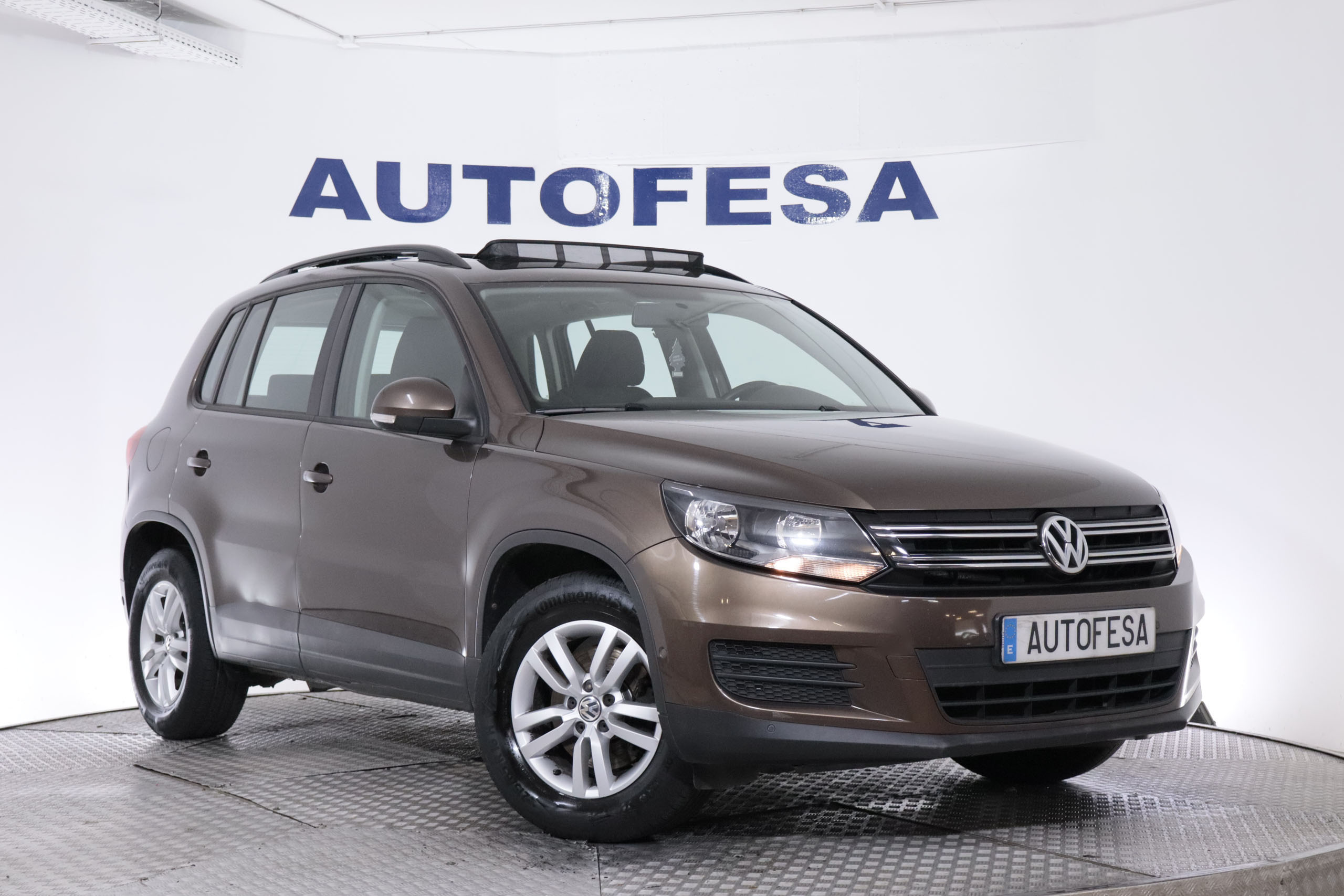Volkswagen TIGUAN 1.4 TSI ADVANCE 122CV 5P # TECHO PANORAMICO ELE,NAVY,PARKTRONIC 1.4 TSI ADVANCE 122CV 5P # TECHO PANORAMICO ELE,NAVY,PARKTRONIC foto 3