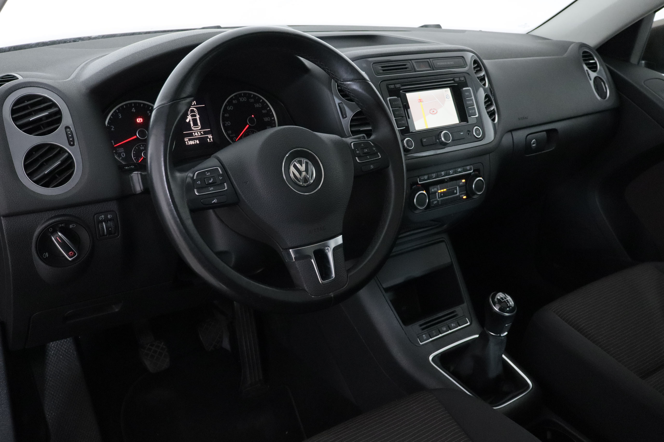 Volkswagen TIGUAN 1.4 TSI ADVANCE 122CV 5P # TECHO PANORAMICO ELE,NAVY,PARKTRONIC 1.4 TSI ADVANCE 122CV 5P # TECHO PANORAMICO ELE,NAVY,PARKTRONIC foto 15