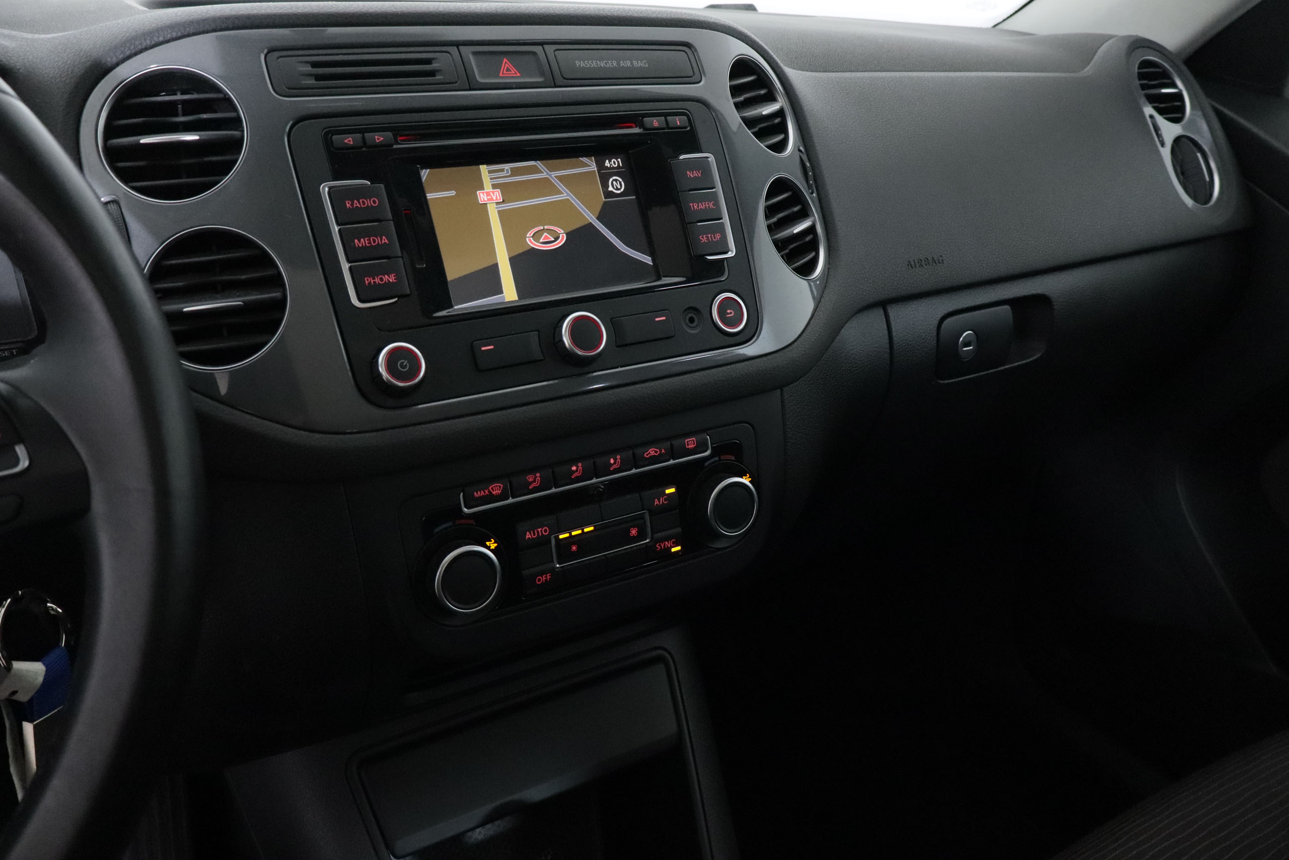 Volkswagen TIGUAN 1.4 TSI ADVANCE 122CV 5P # TECHO PANORAMICO ELE,NAVY,PARKTRONIC 1.4 TSI ADVANCE 122CV 5P # TECHO PANORAMICO ELE,NAVY,PARKTRONIC foto 18