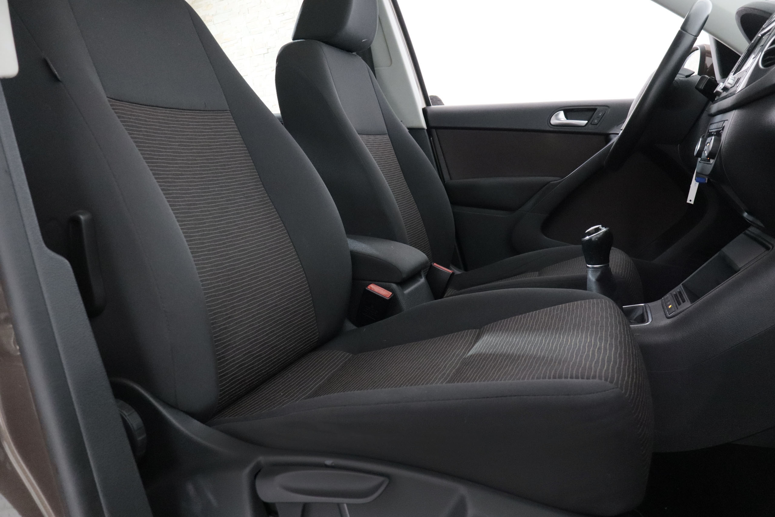 Volkswagen TIGUAN 1.4 TSI ADVANCE 122CV 5P # TECHO PANORAMICO ELE,NAVY,PARKTRONIC 1.4 TSI ADVANCE 122CV 5P # TECHO PANORAMICO ELE,NAVY,PARKTRONIC foto 25