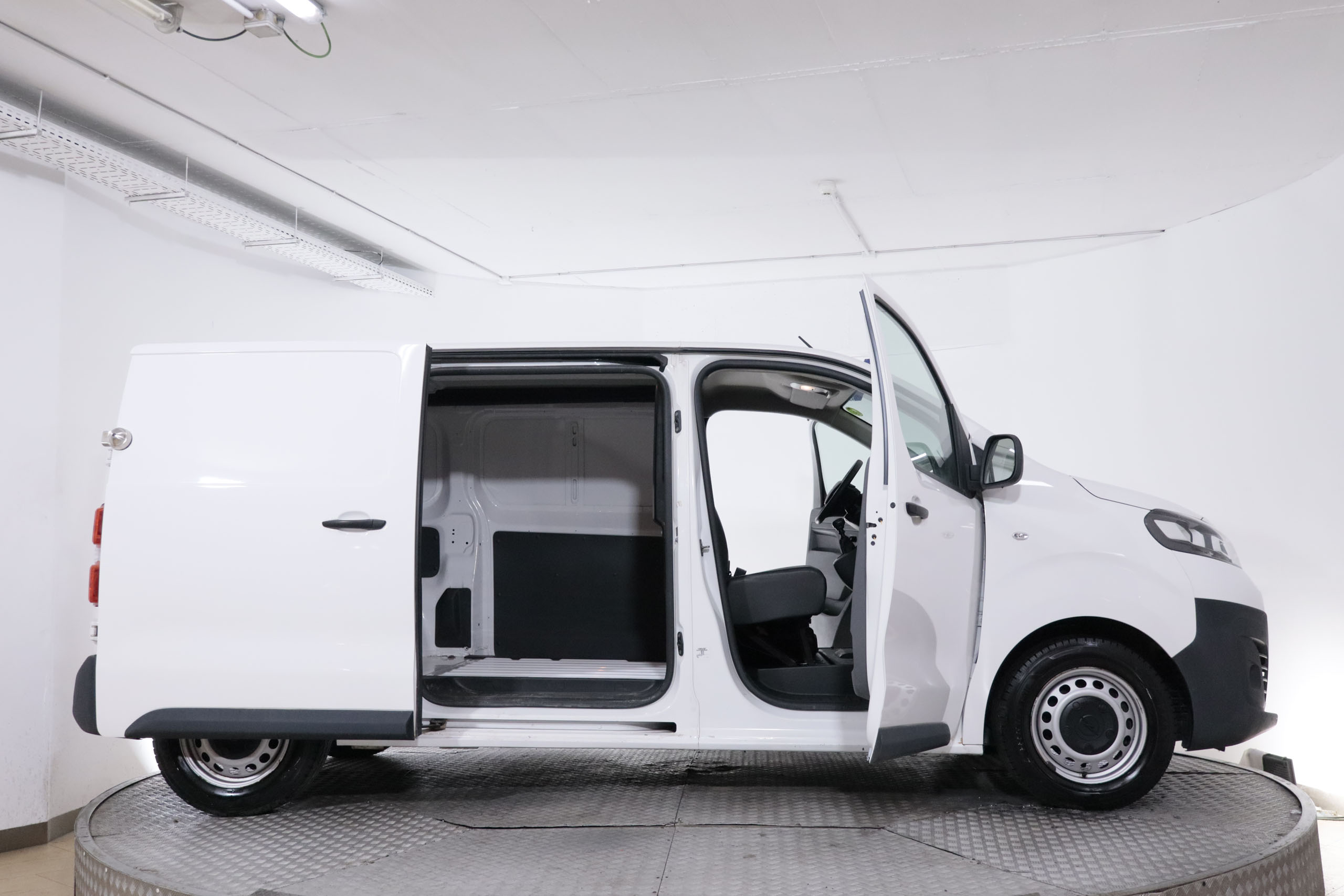 Opel Vivaro VIVARO FURGO CARGA 2.0 DIESEL L2 120CV 3P # IVA DEDUCIBLE,PARKTRONIC foto 11