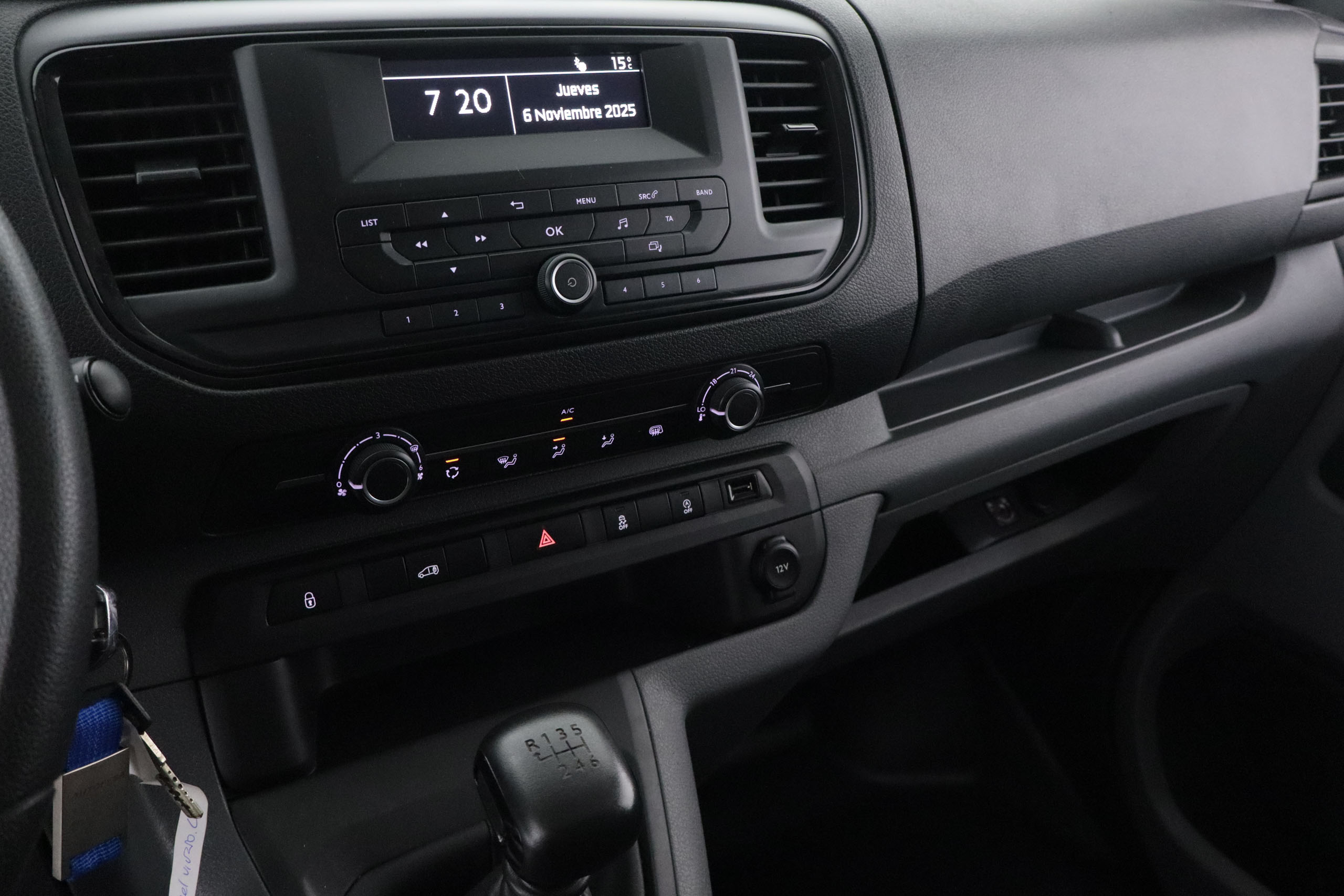 Opel Vivaro VIVARO FURGO CARGA 2.0 DIESEL L2 120CV 3P # IVA DEDUCIBLE,PARKTRONIC foto 18