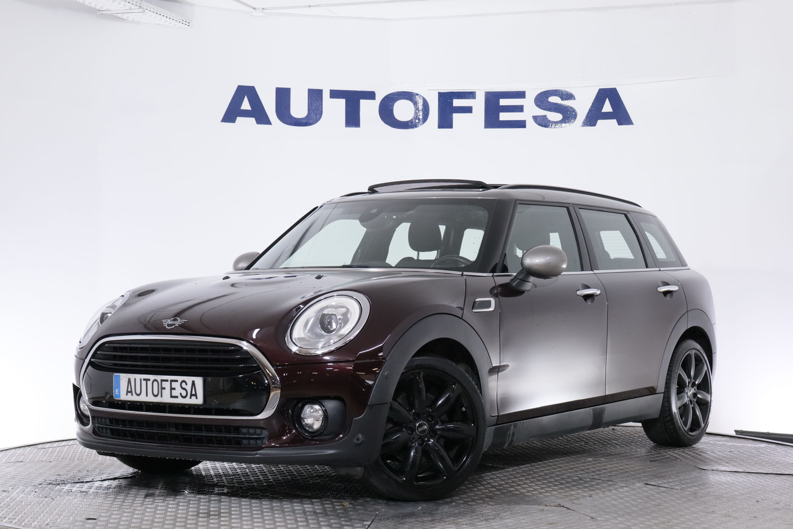 Mini Cooper D Clubman COOPER D 2.0 D 150CV 5P # IVA DEDUCIBLE,TECHO PANORAMICO ELED,NAVY,PARKTRONIC foto 1