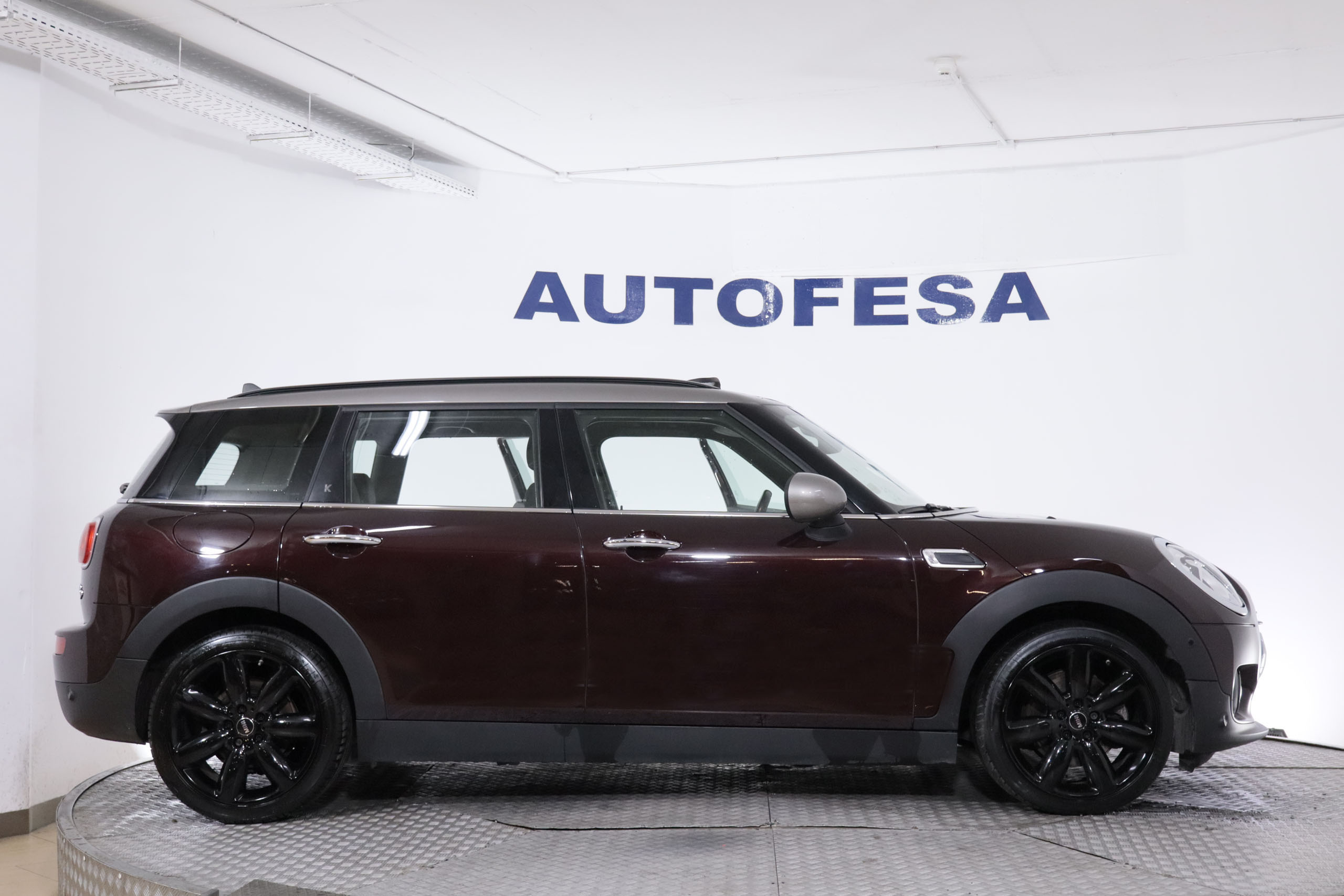 Mini Cooper D Clubman COOPER D 2.0 D 150CV 5P # IVA DEDUCIBLE,TECHO PANORAMICO ELED,NAVY,PARKTRONIC foto 5