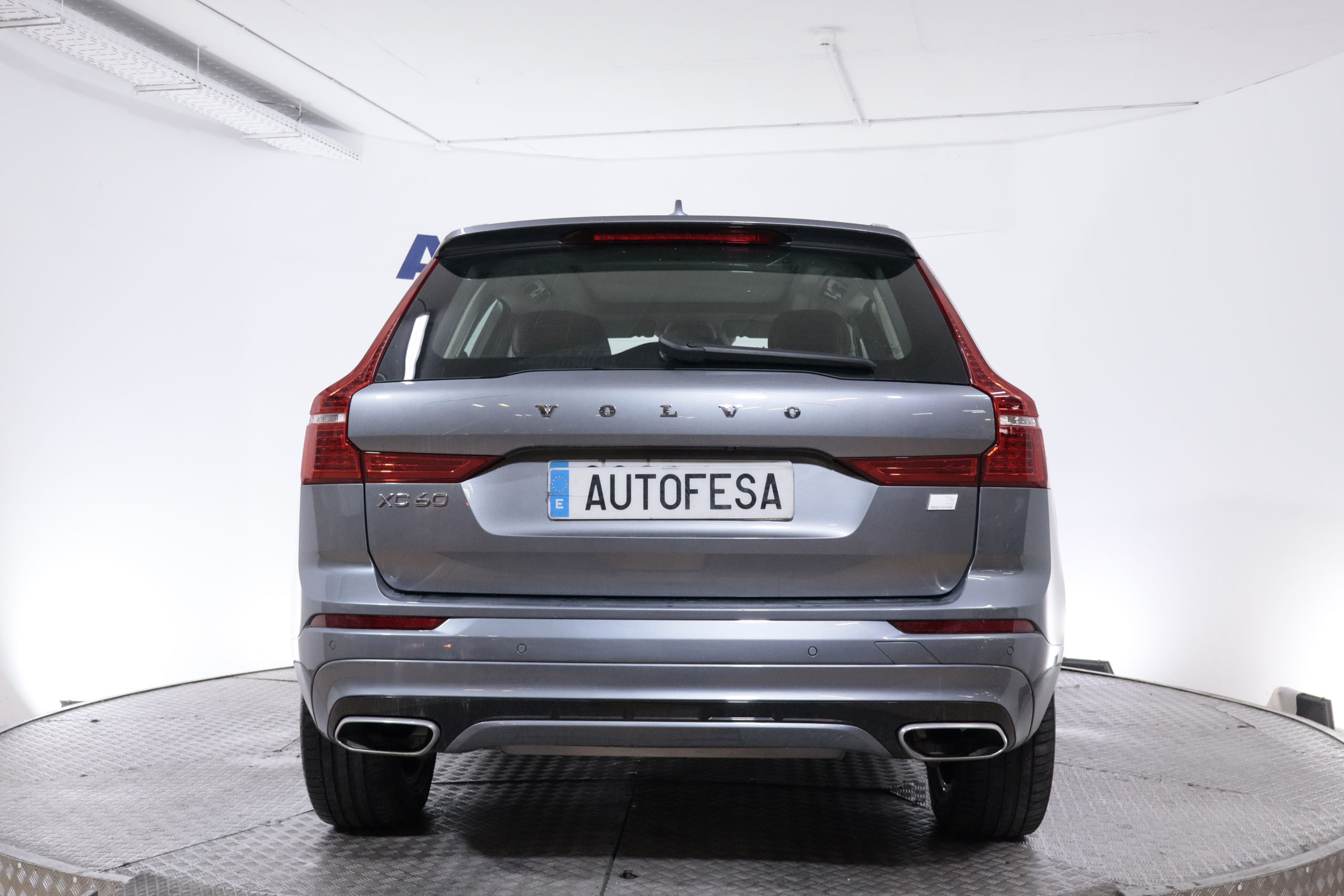 Volvo Xc 60 2.0 T6 AWD RECHARGE R-DESIGN EXP AUTO 390CV 5P # IVA DEDUCIBLE,TECHO PANORAMICO ELE,NAVY foto 7