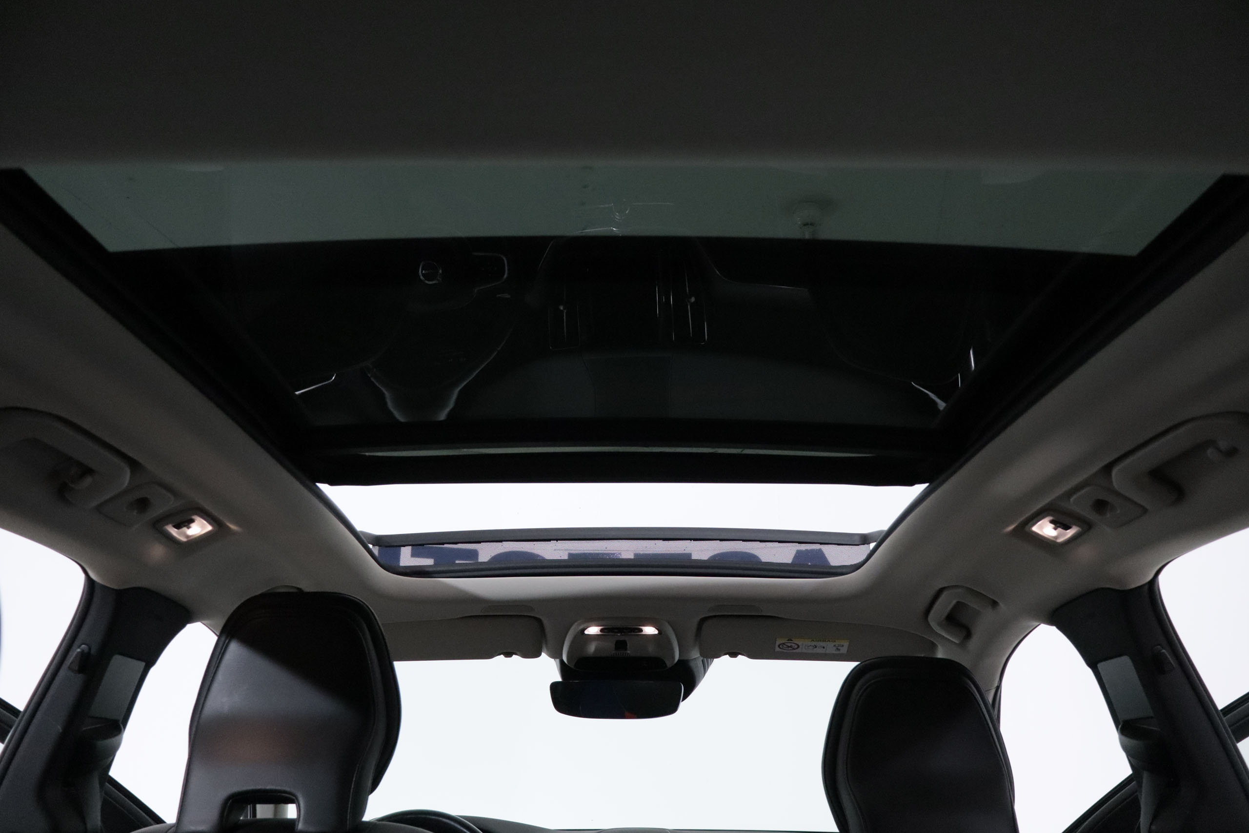 Volvo Xc 60 2.0 T6 AWD RECHARGE R-DESIGN EXP AUTO 390CV 5P # IVA DEDUCIBLE,TECHO PANORAMICO ELE,NAVY foto 14