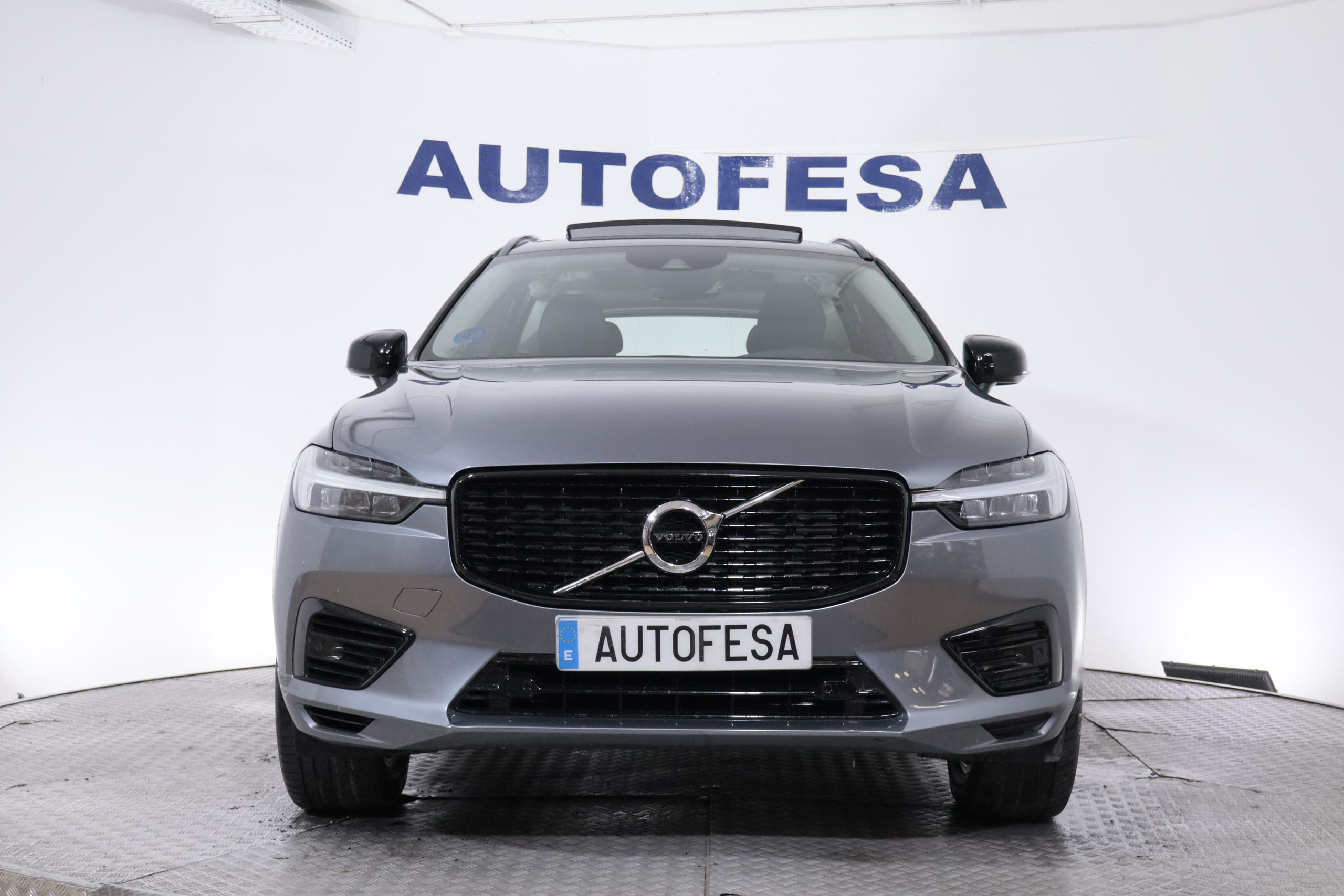 Volvo Xc 60 2.0 T6 AWD RECHARGE R-DESIGN EXP AUTO 390CV 5P # IVA DEDUCIBLE,TECHO PANORAMICO ELE,NAVY foto 2