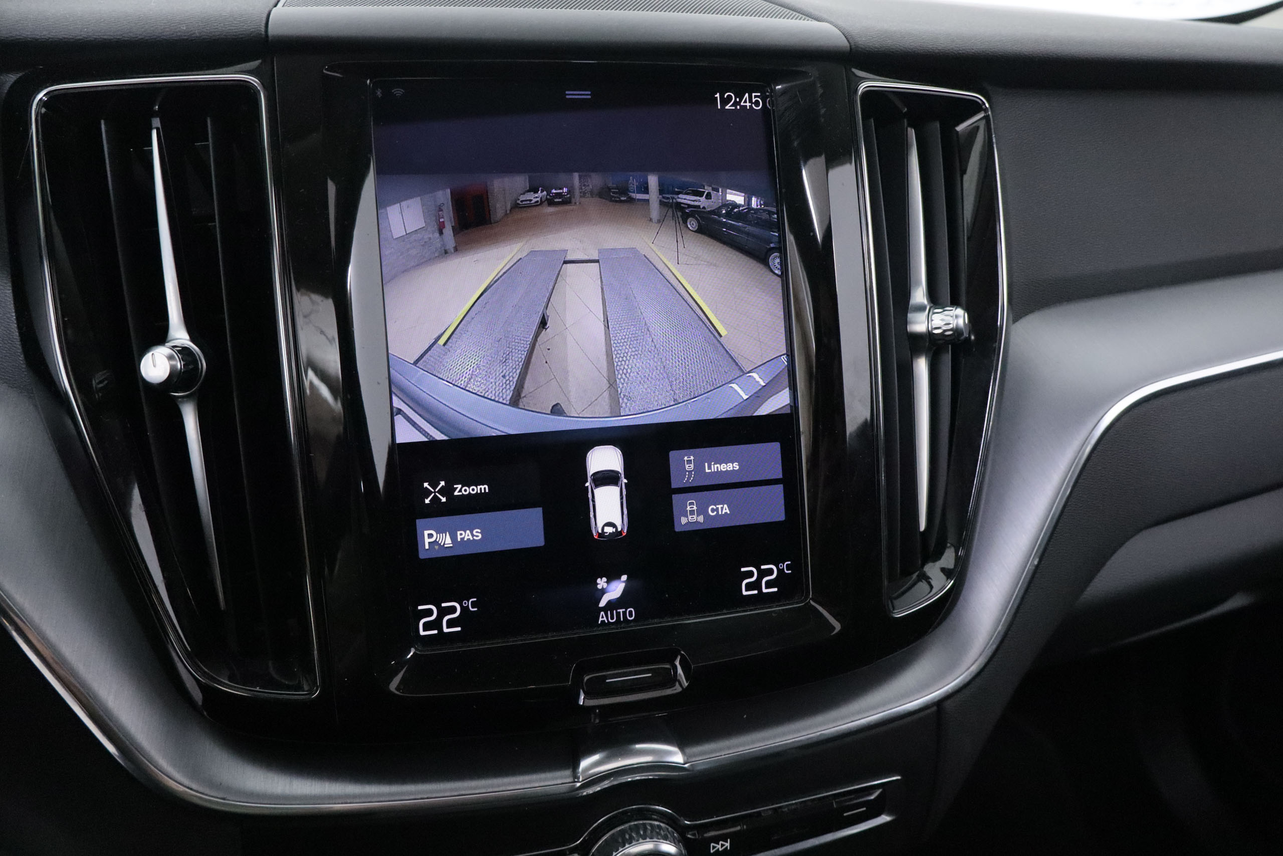 Volvo Xc 60 2.0 T6 AWD RECHARGE R-DESIGN EXP AUTO 390CV 5P # IVA DEDUCIBLE,TECHO PANORAMICO ELE,NAVY foto 19