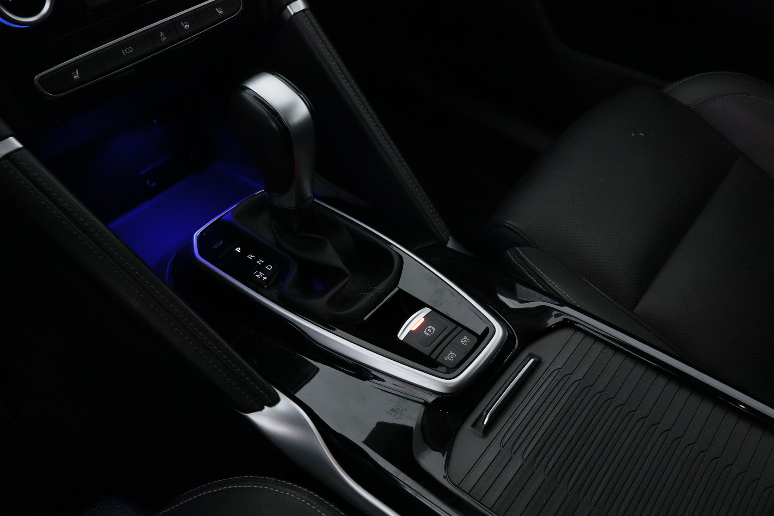 Renault Koleos TCE 160CV AUTO INTENS 4X2 5P # NAVY,CUERO,FAROS LED,PARKTRONIC foto 20