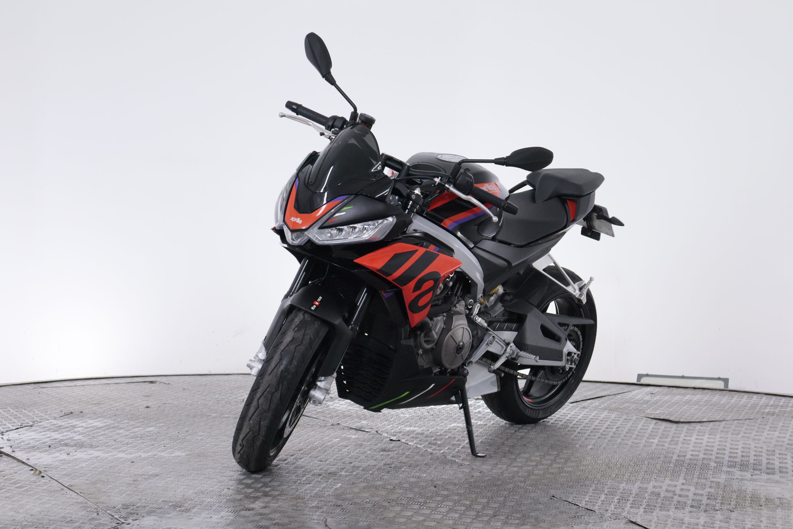 Aprilia Tuono TUONO FACTORY 660 ABS 100CV # GARANTIA FABRICA HASTA 12/2027 foto 2