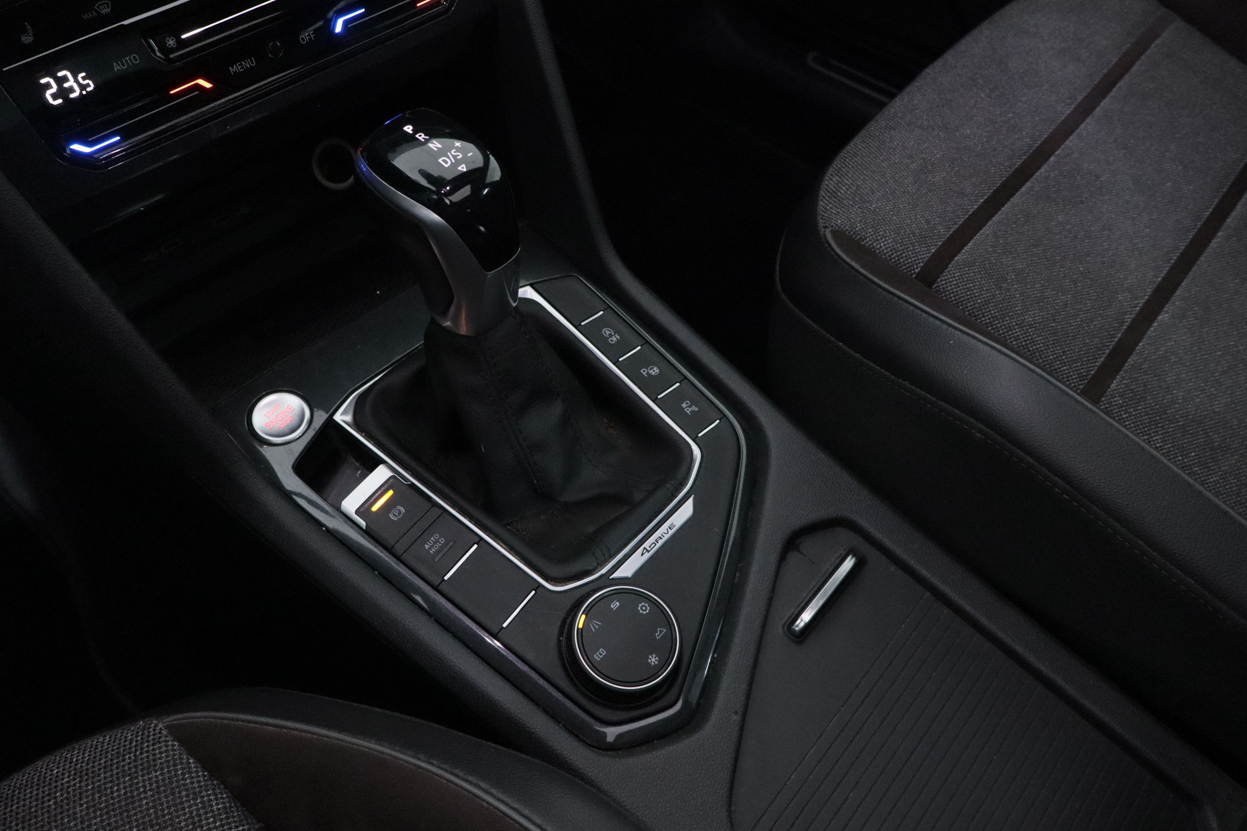 Seat Tarraco 2.0 TDI 4DRIVE DSG XCELLENCE 5P #TECHO PANORAMICO ELE,NAVY,CAMARA 360 foto 21