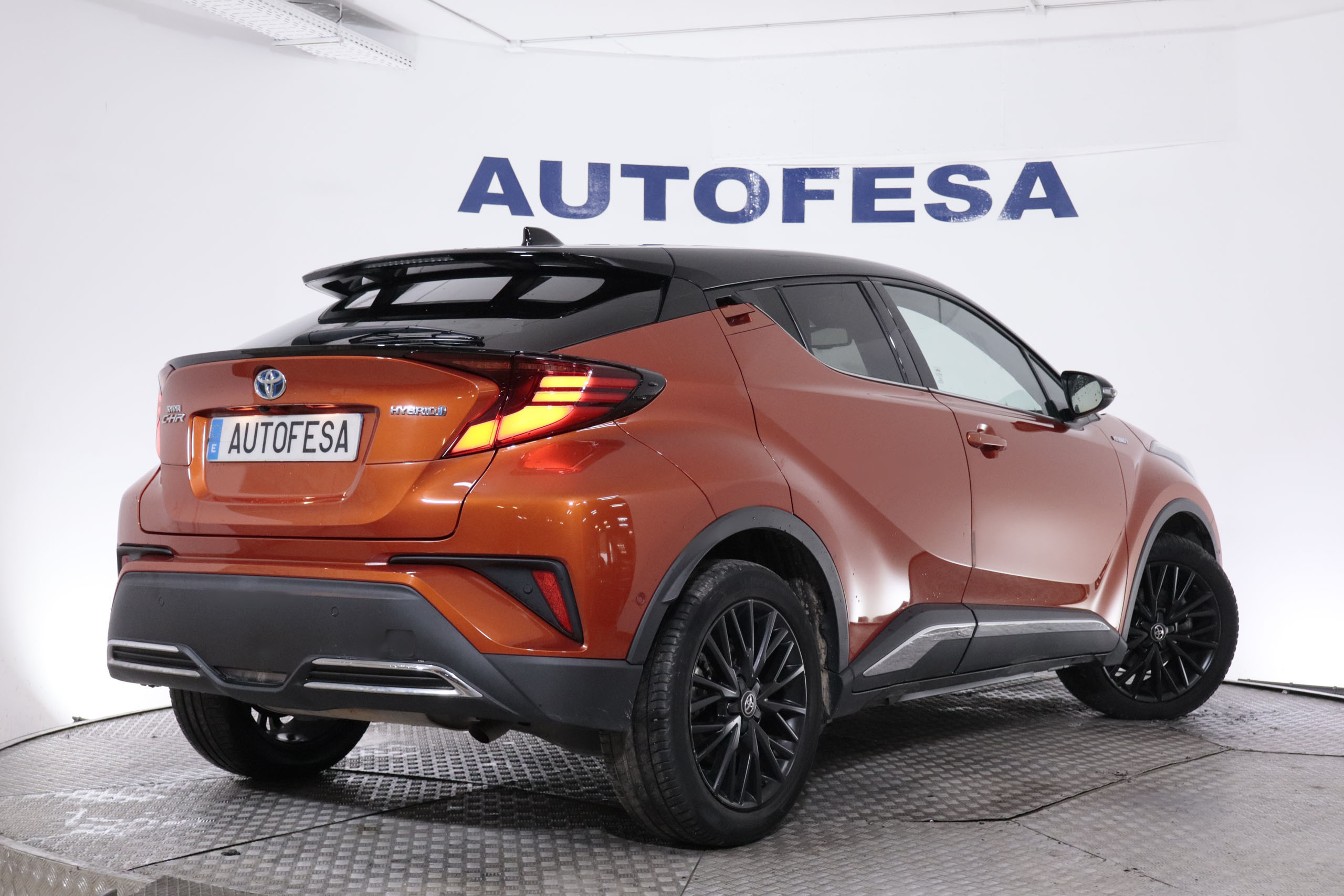 Toyota C-hr 2.0 HYBRID AUTO KAJI EDITION 180CV 5P # NAVY,CUERO,FAROS LED,CAMARA TRASERA foto 9