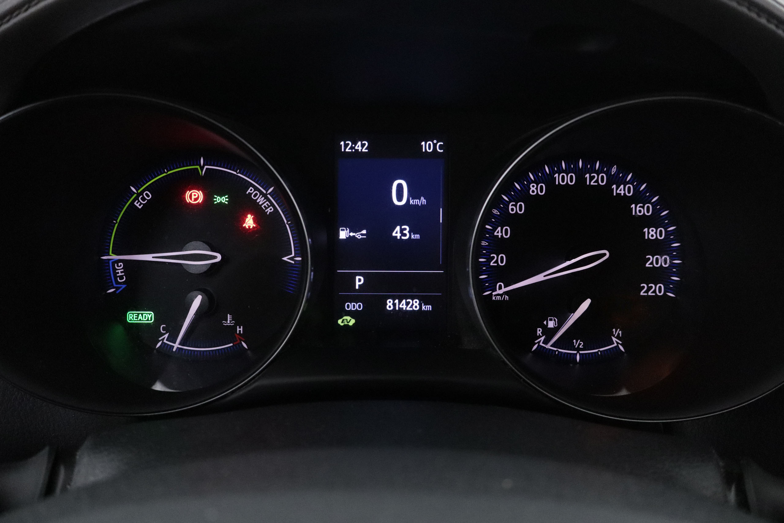 Toyota C-hr 2.0 HYBRID AUTO KAJI EDITION 180CV 5P # NAVY,CUERO,FAROS LED,CAMARA TRASERA foto 21