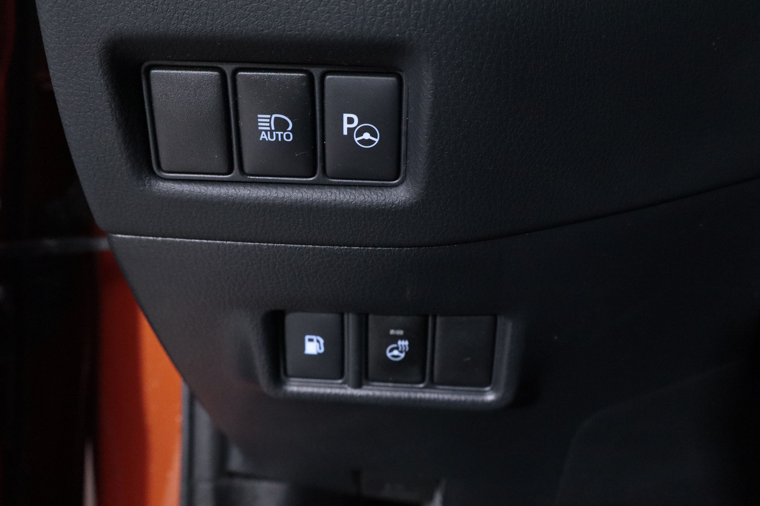 Toyota C-hr 2.0 HYBRID AUTO KAJI EDITION 180CV 5P # NAVY,CUERO,FAROS LED,CAMARA TRASERA foto 20