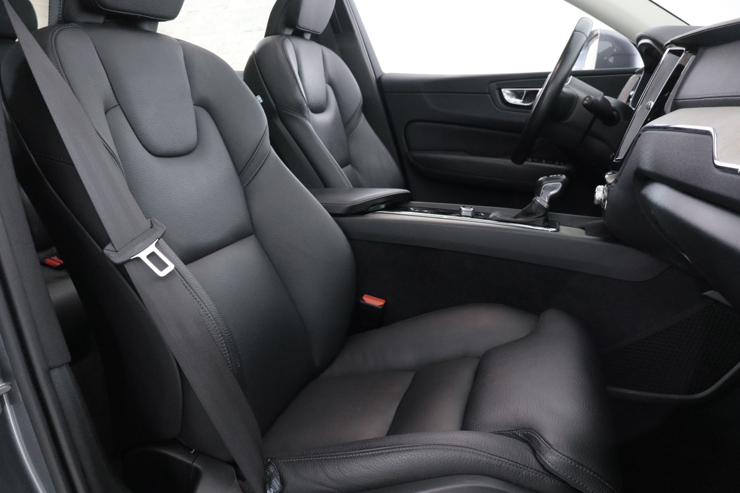 Volvo Xc 60 2.0 D4 INSCRIPTION 190CV AUTO 2WD 5P # TECHO PANORAMICO ELE,NAVY,CUERO,PARKTRONIC foto 28