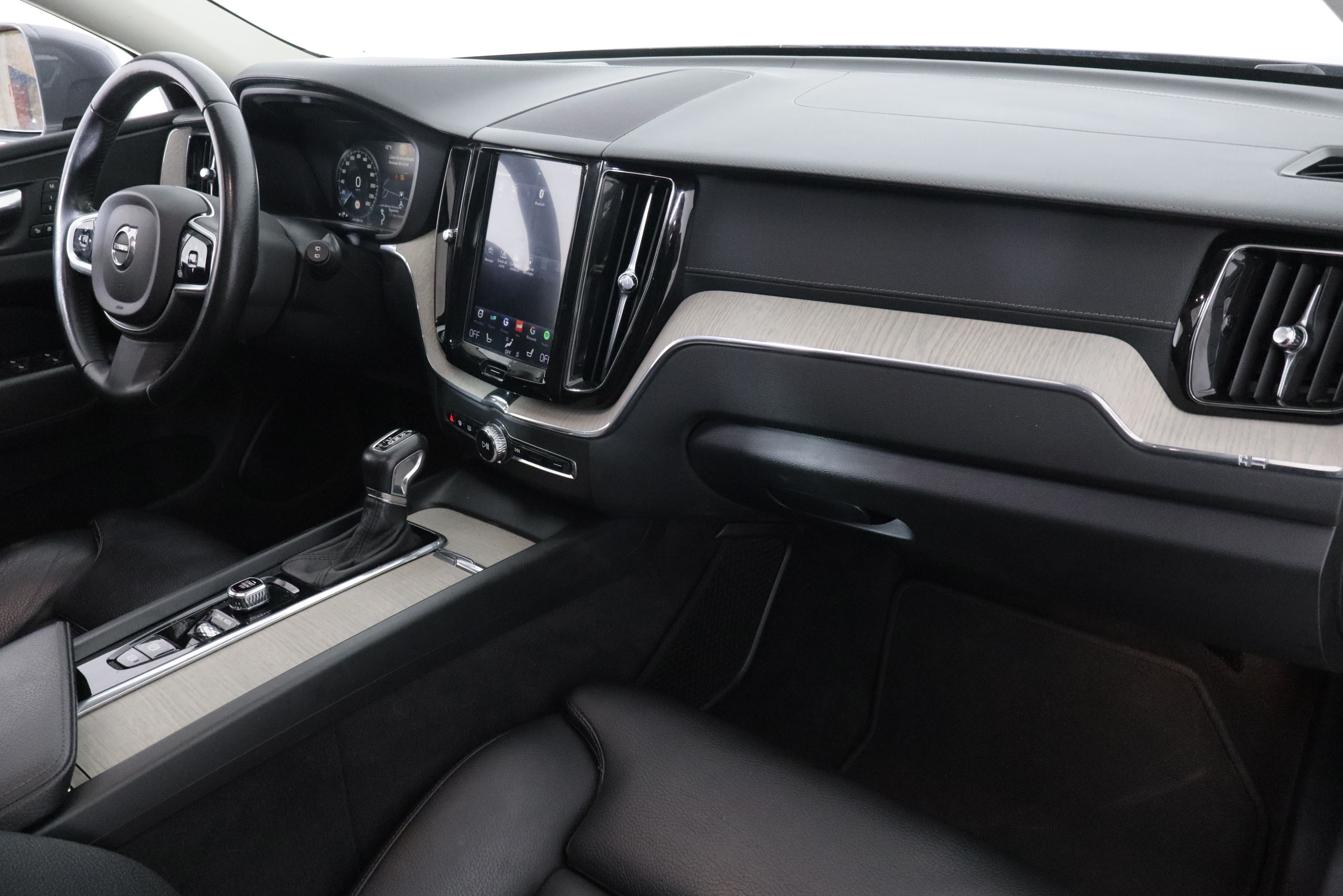 Volvo Xc 60 2.0 D4 INSCRIPTION 190CV AUTO 2WD 5P # TECHO PANORAMICO ELE,NAVY,CUERO,PARKTRONIC foto 17