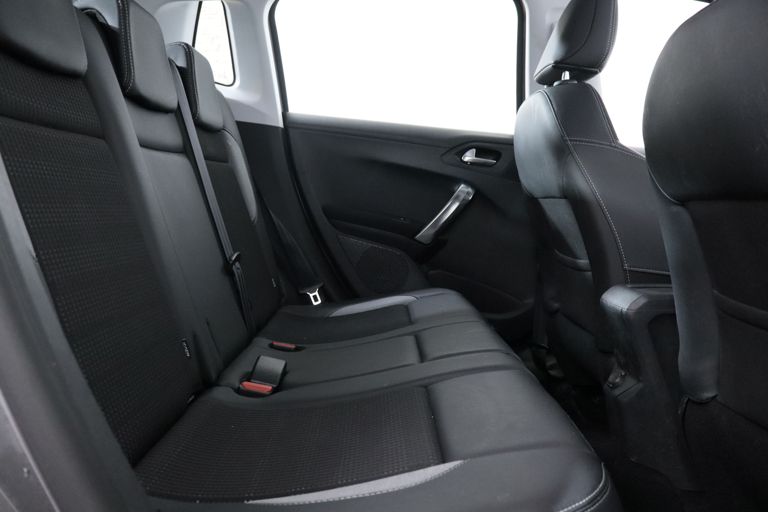 Peugeot 2008 1.2 ALLURE 82CV 5P # PARKTRONIC foto 23