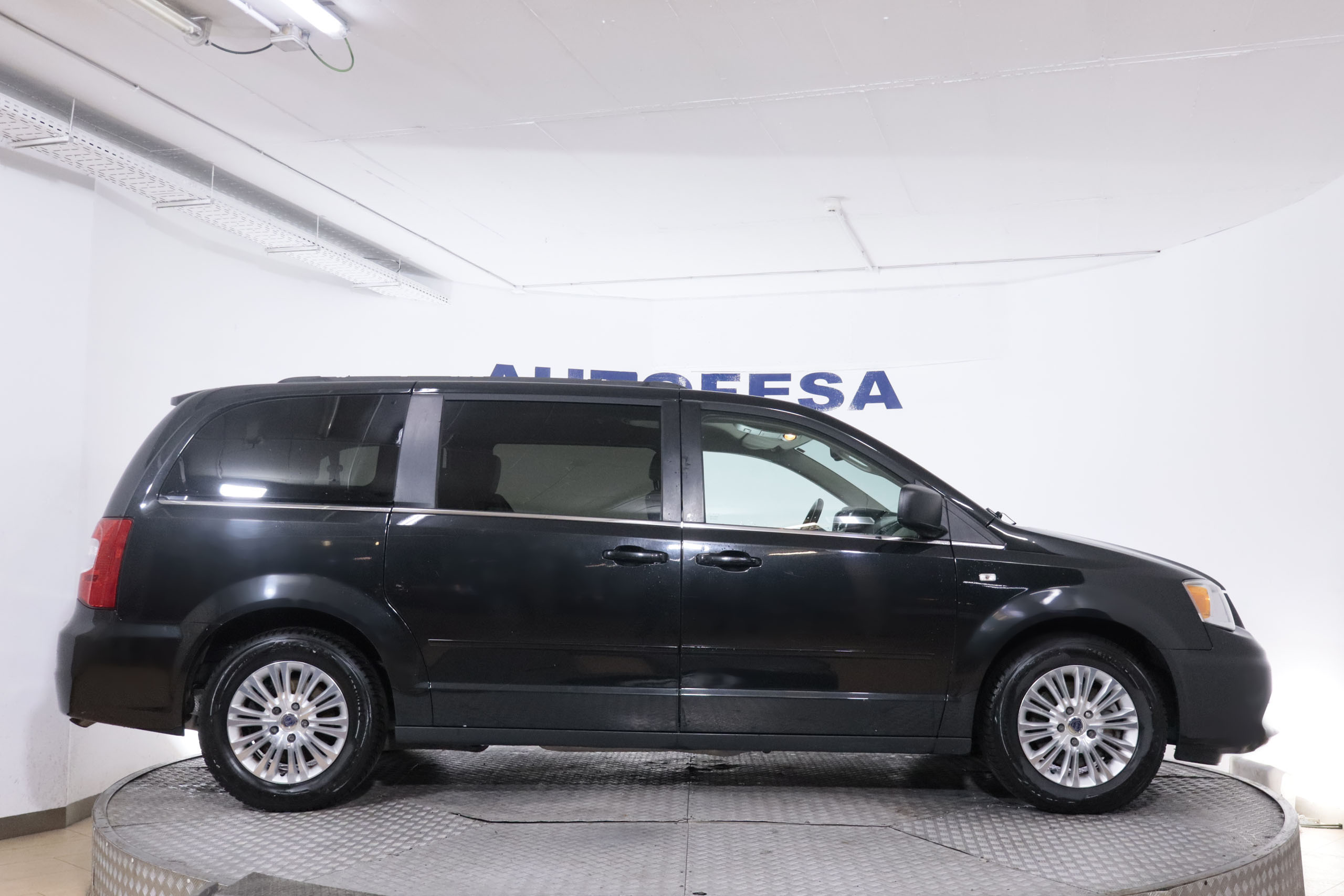 Lancia Voyager 2.8CRD  AUTO EDICION LIMITADA FAMILY CLASS 178CV 5P 7P #NAVY, PARKTRONIC foto 10