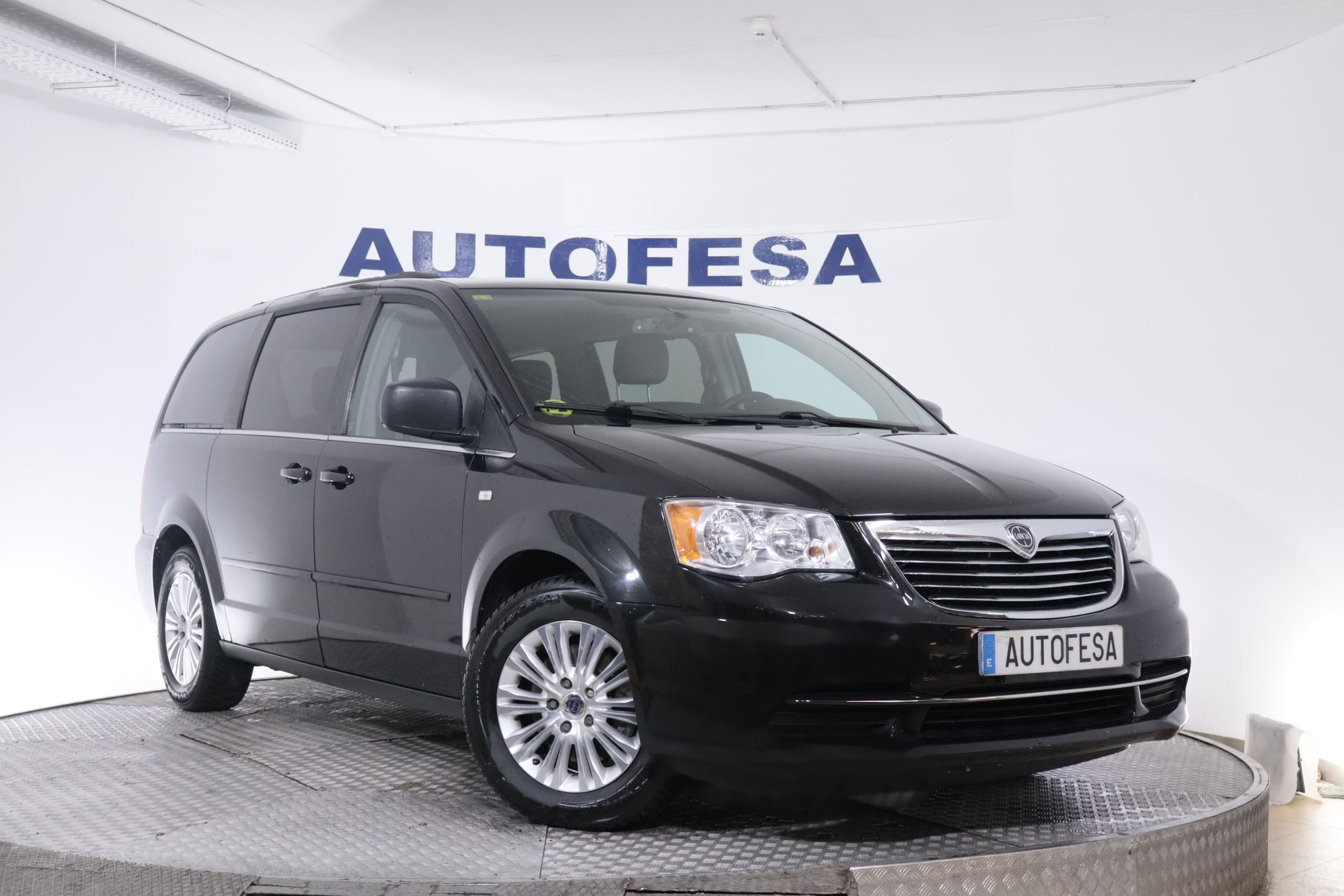 Lancia Voyager 2.8CRD  AUTO EDICION LIMITADA FAMILY CLASS 178CV 5P 7P #NAVY, PARKTRONIC foto 3