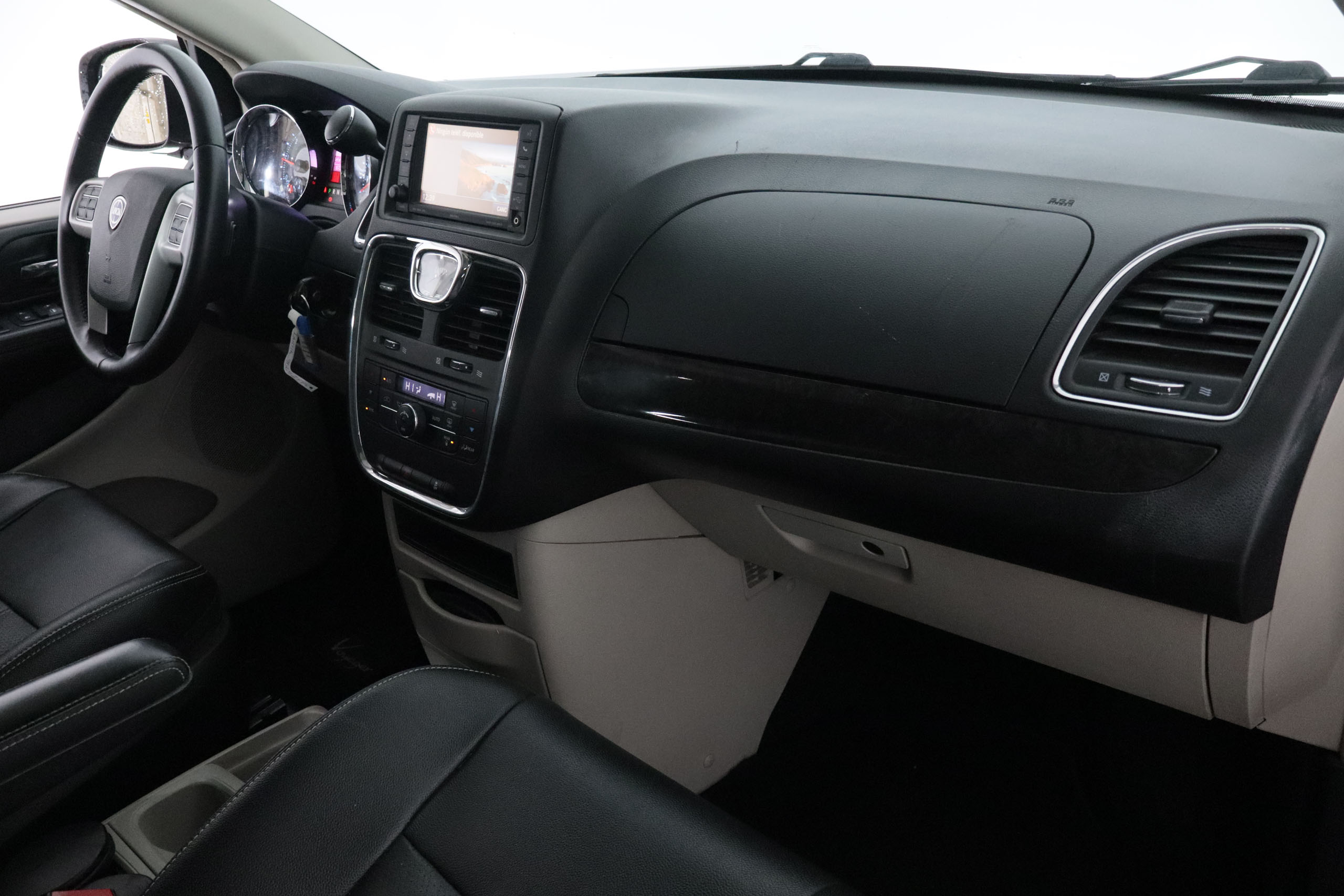 Lancia Voyager 2.8CRD  AUTO EDICION LIMITADA FAMILY CLASS 178CV 5P 7P #NAVY, PARKTRONIC foto 15