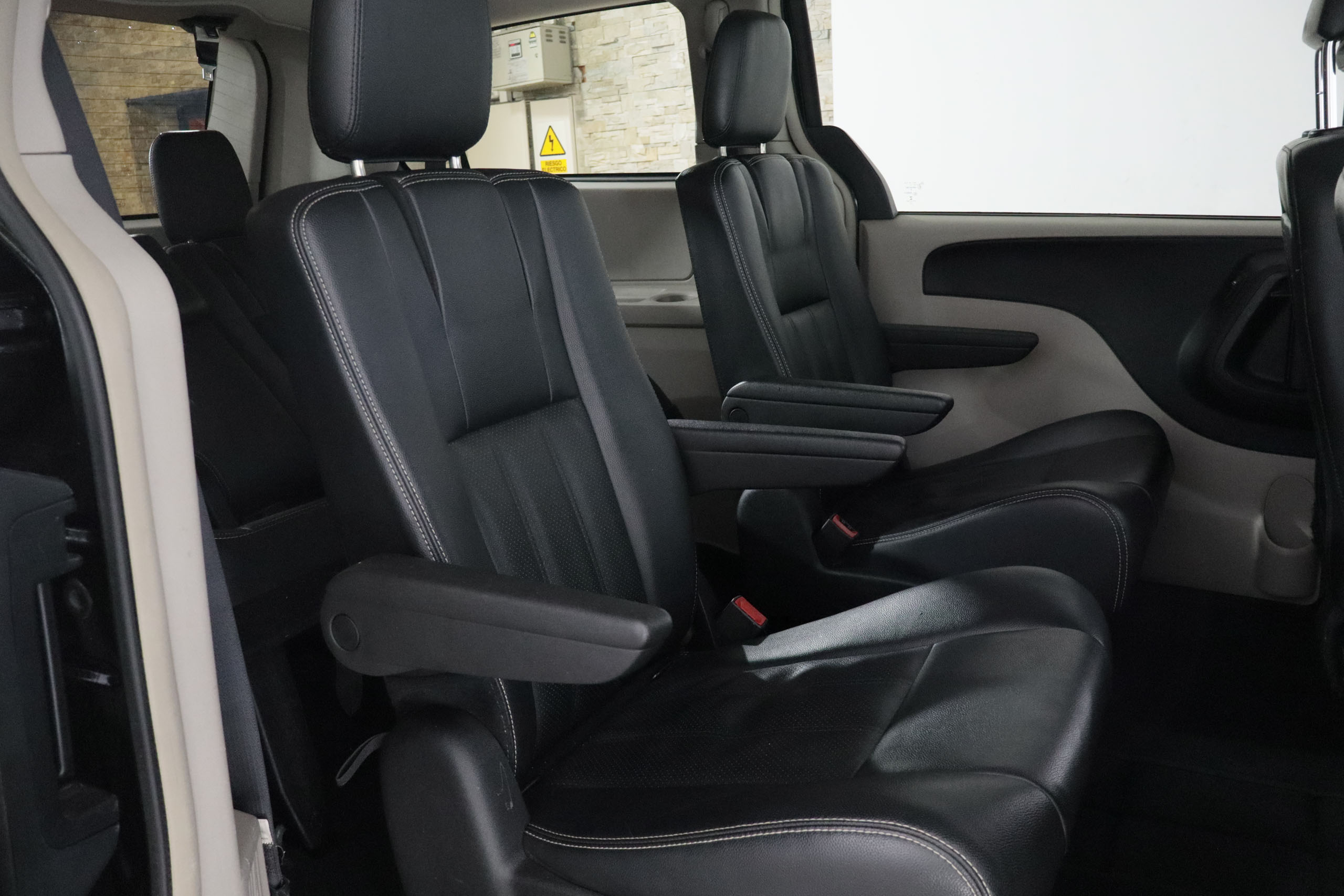 Lancia Voyager 2.8CRD  AUTO EDICION LIMITADA FAMILY CLASS 178CV 5P 7P #NAVY, PARKTRONIC foto 25