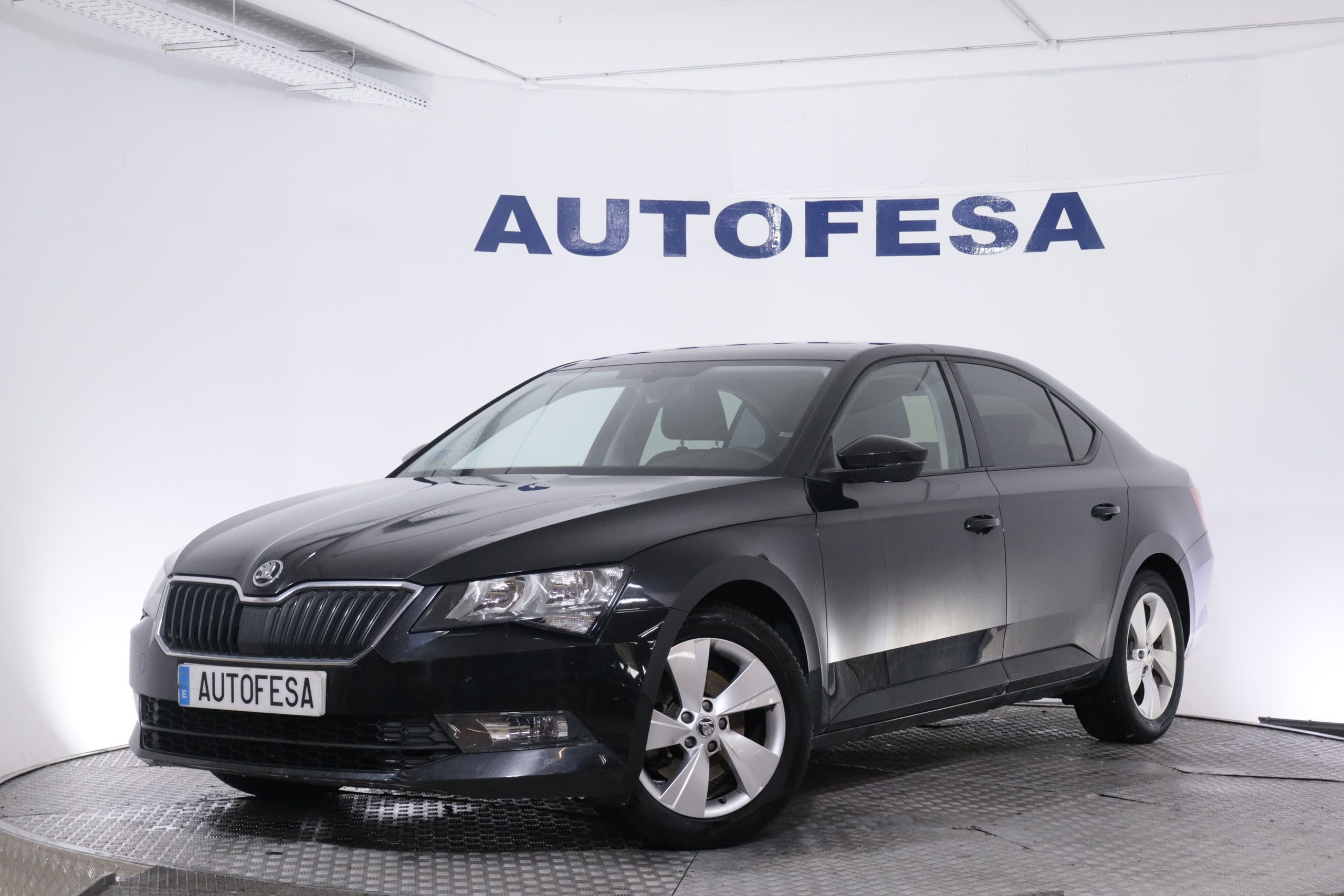 Skoda Superb 2.0 TDI ACTIVE 150CV 5P # NAVY, PARKTRONIC foto 2