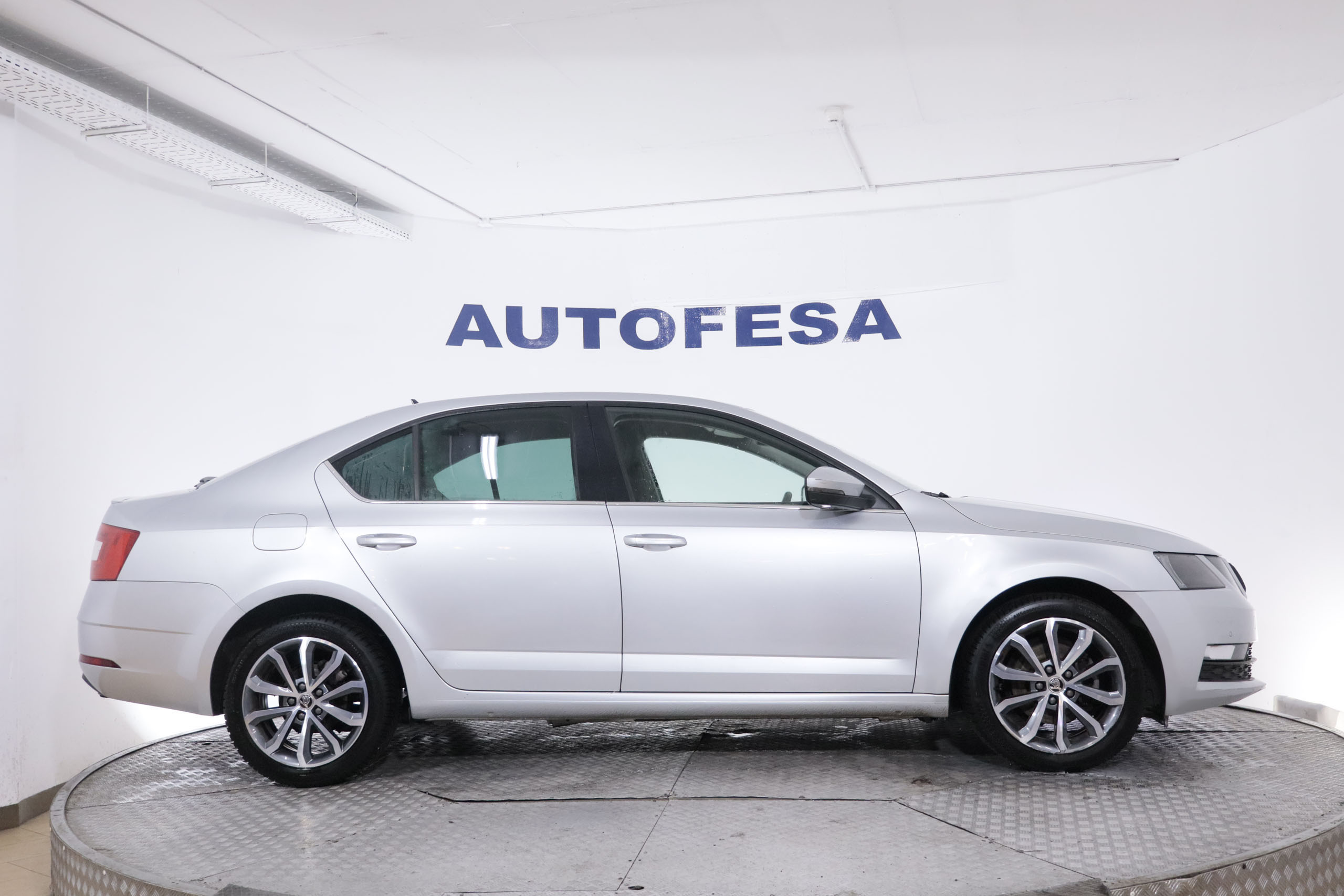 Skoda Octavia 1.5 TSI 150CV EDITION DSG AUTO 5P # PARKTRONIC,CAMARA TRASERA foto 10