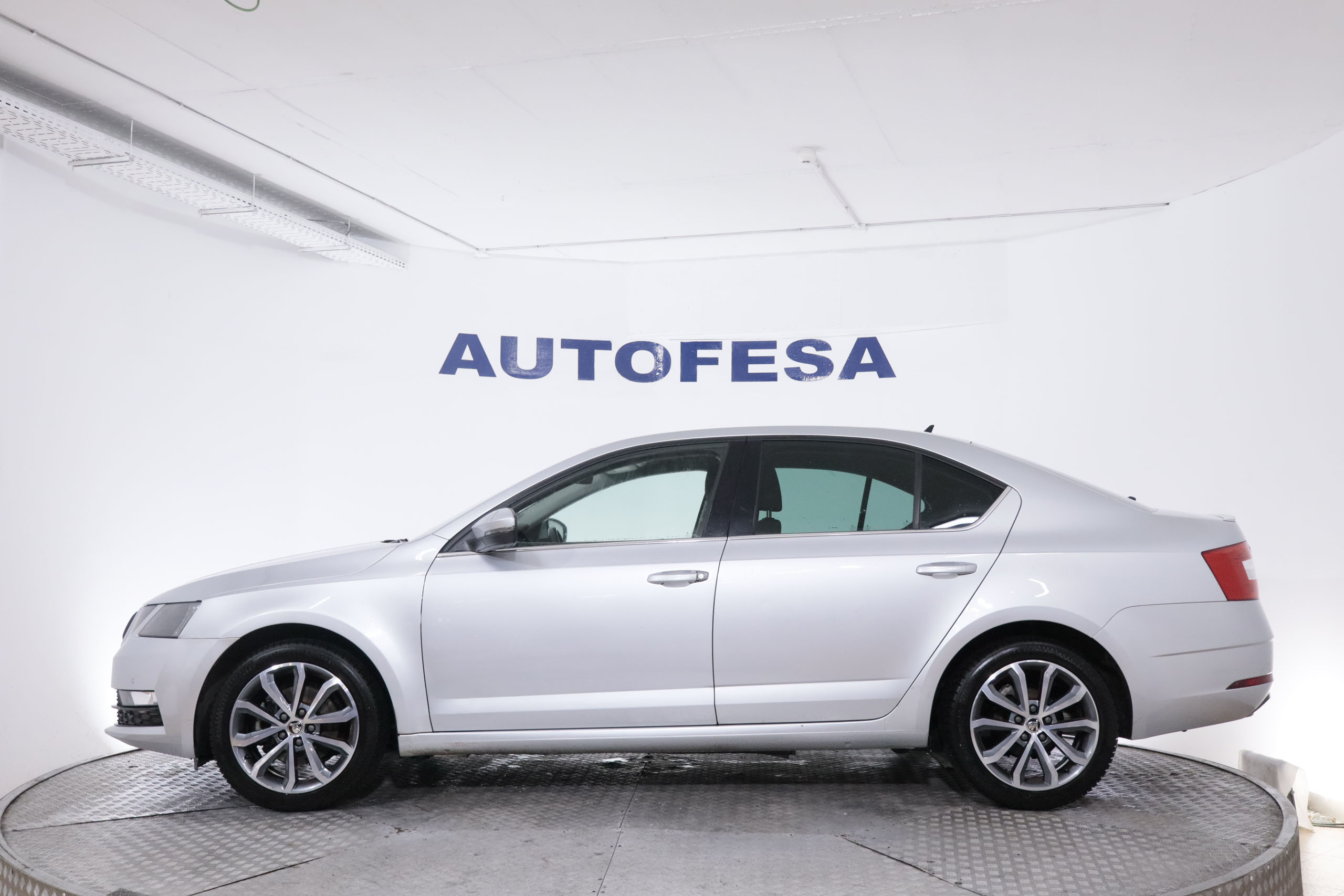 Skoda Octavia 1.5 TSI 150CV EDITION DSG AUTO 5P # PARKTRONIC,CAMARA TRASERA foto 5
