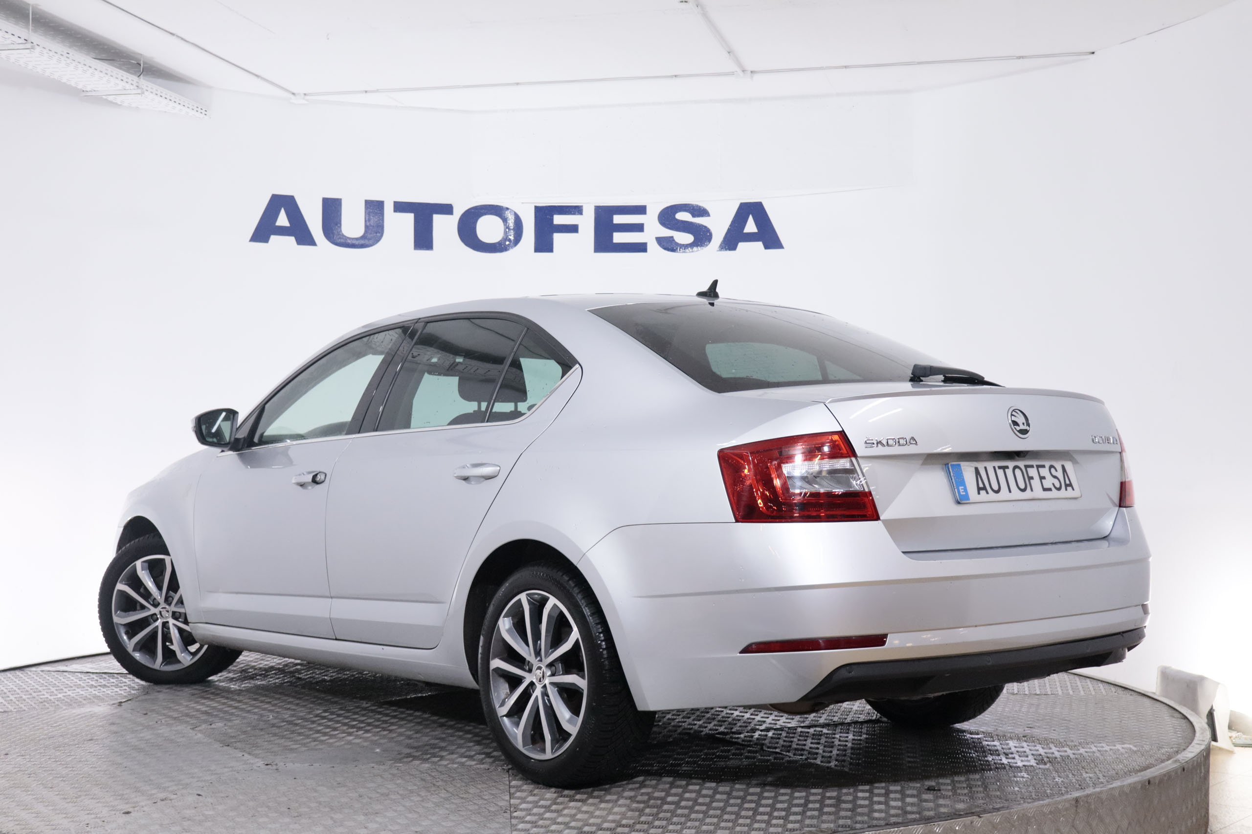 Skoda Octavia 1.5 TSI 150CV EDITION DSG AUTO 5P # PARKTRONIC,CAMARA TRASERA foto 6