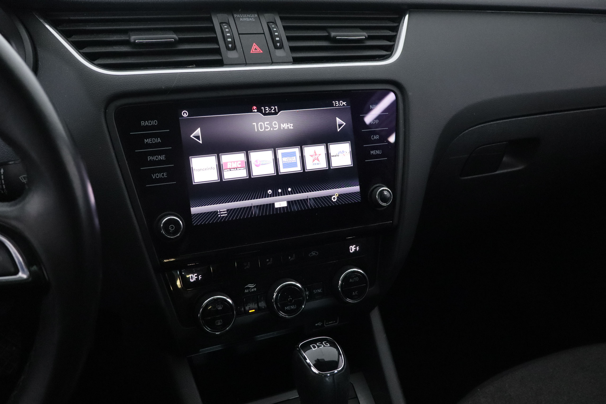 Skoda Octavia 1.5 TSI 150CV EDITION DSG AUTO 5P # PARKTRONIC,CAMARA TRASERA foto 17