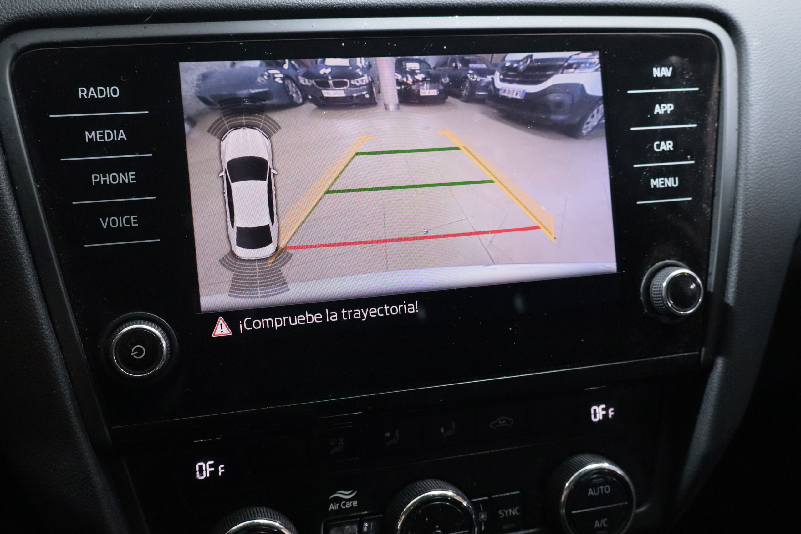 Skoda Octavia 1.5 TSI 150CV EDITION DSG AUTO 5P # PARKTRONIC,CAMARA TRASERA foto 19